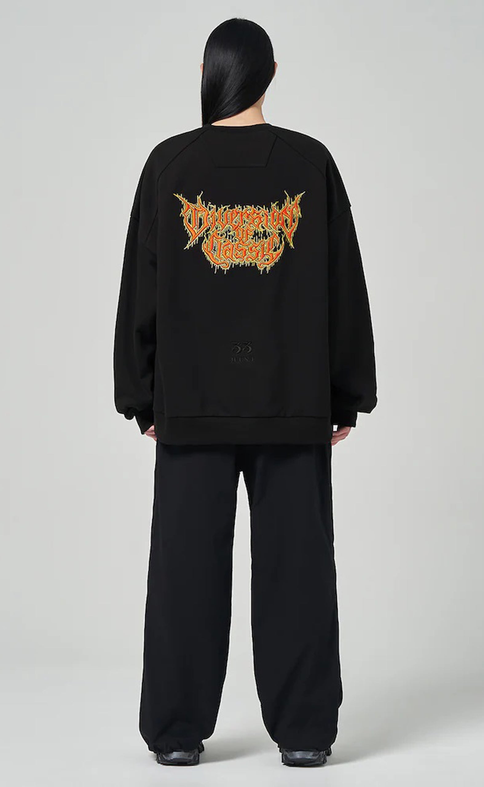 LOOSE FIT GRAPHIC EMBROIDERED BLACK CREWNECK
