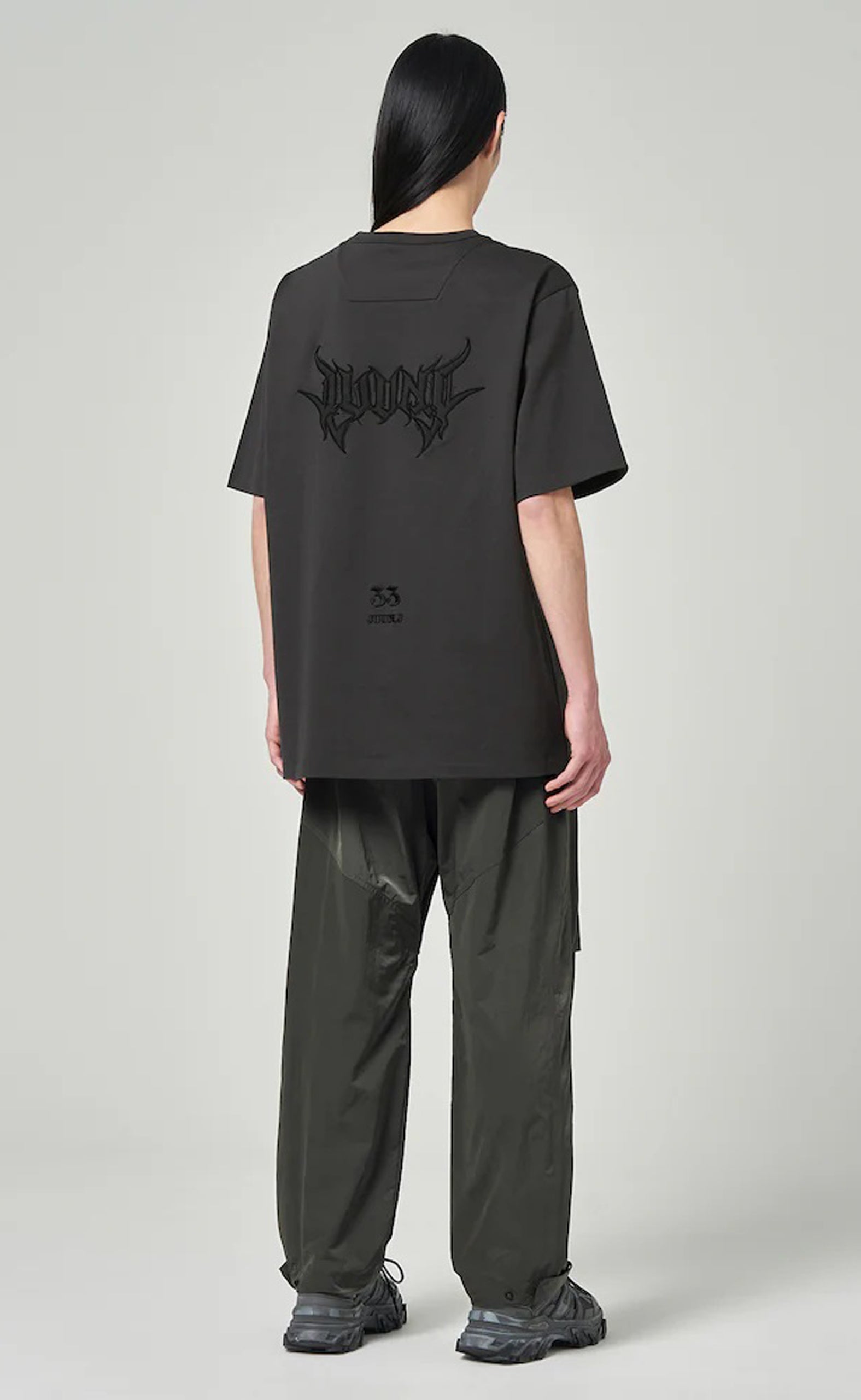LOOSE FIT GRAPHIC EMBROIDERED GREY T-SHIRT