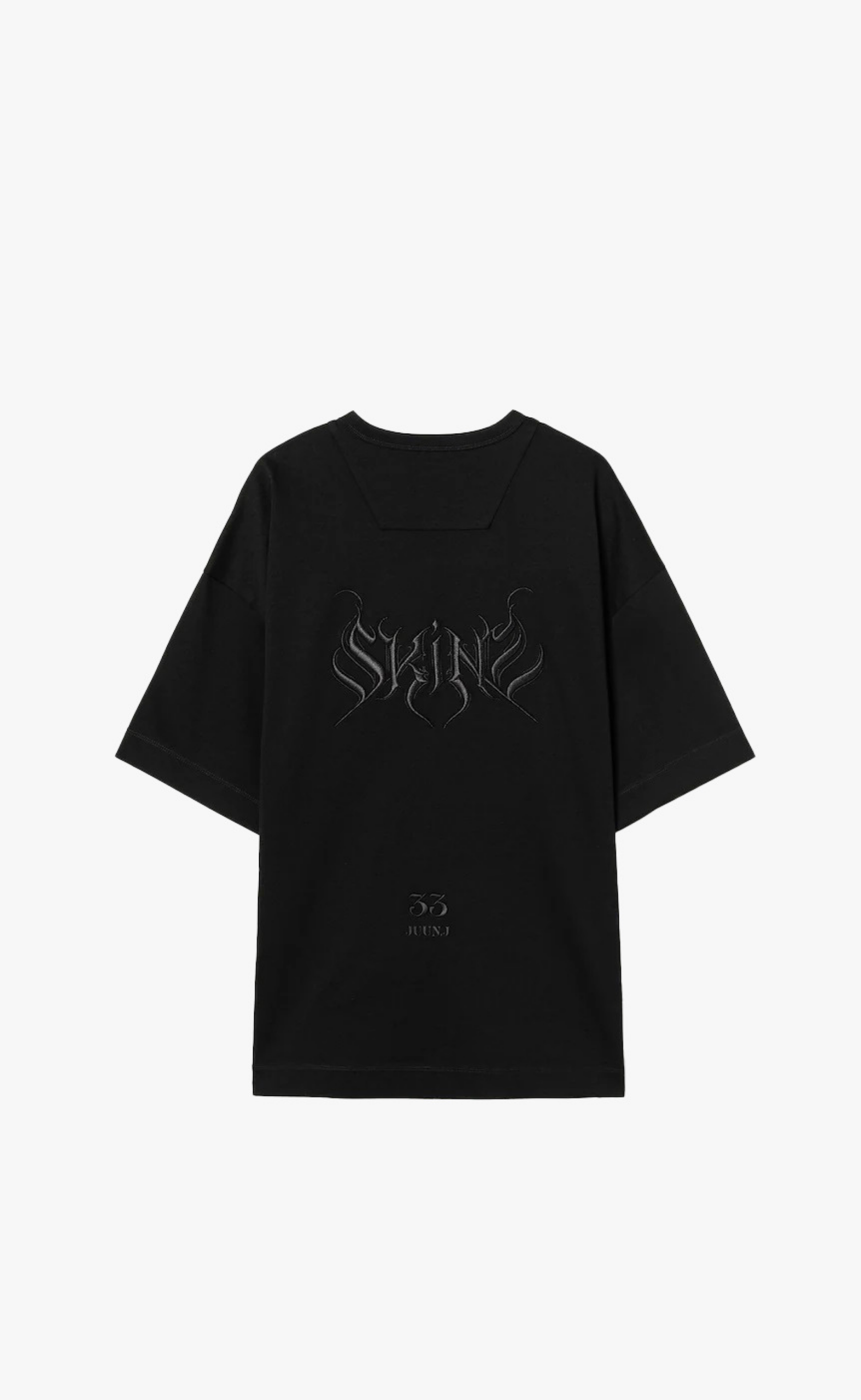 SEMI-OVER FIT GRAPHIC EMBROIDERED BLACK T-SHIRT