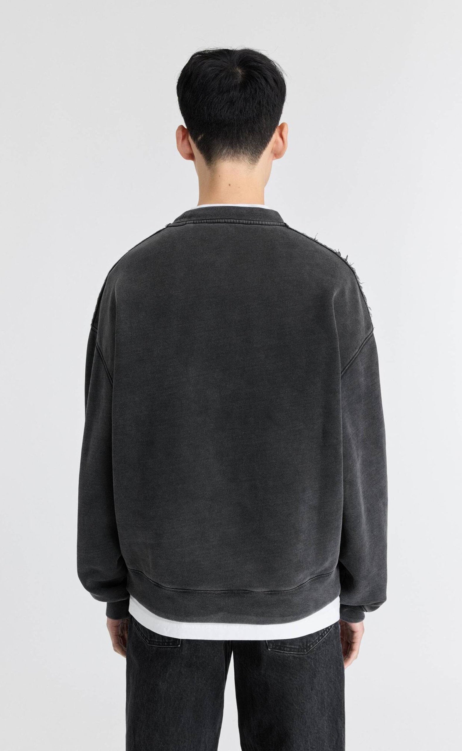 HONOR WASHED BLACK CREWNECK