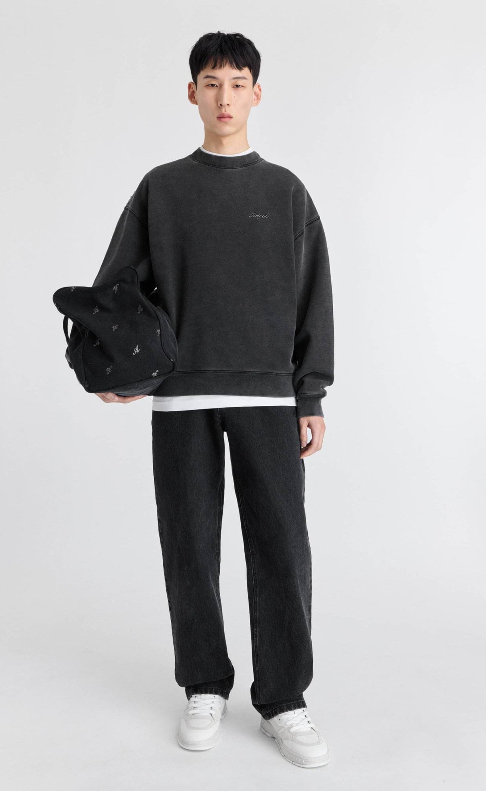 HONOR WASHED BLACK CREWNECK