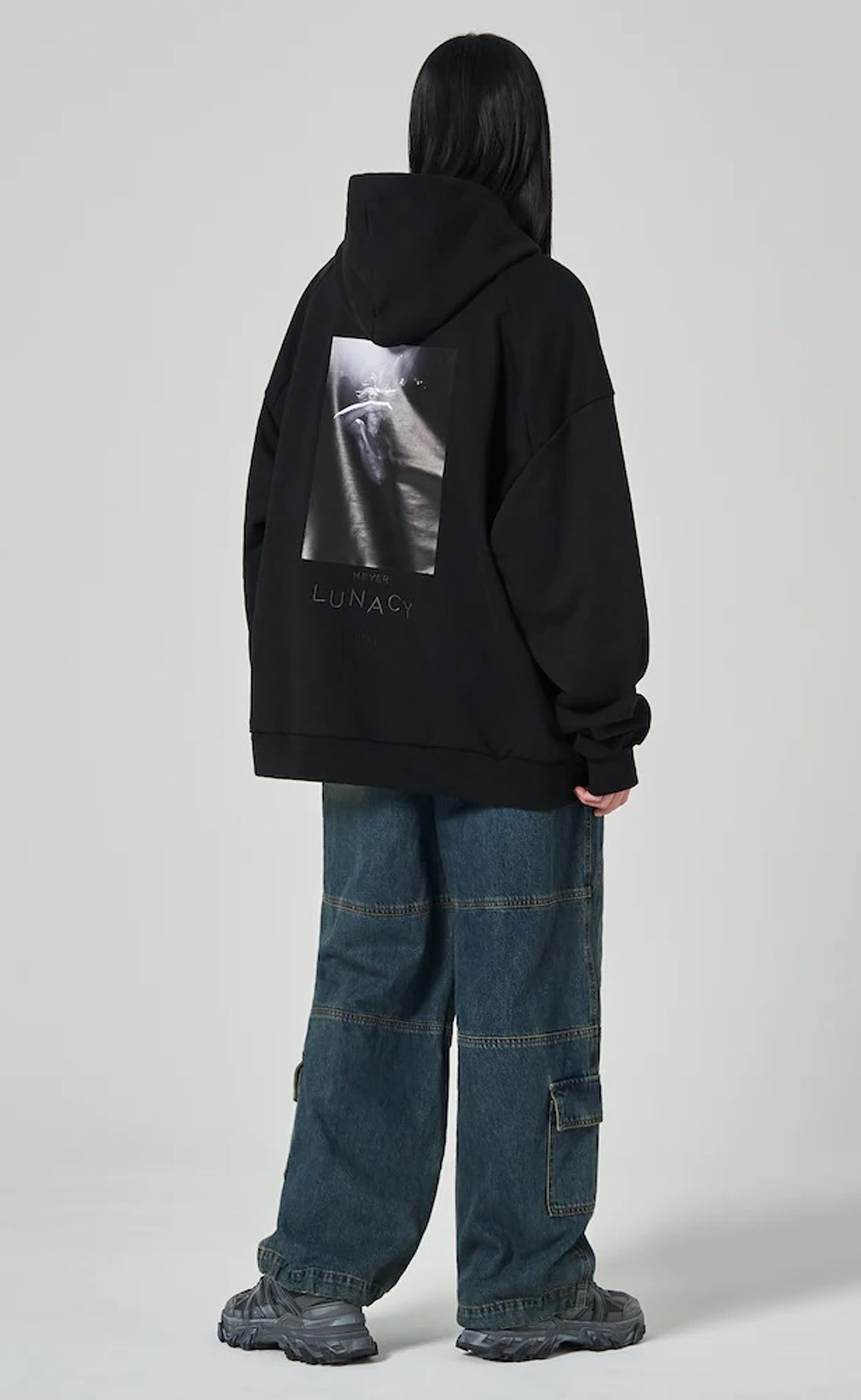 LOOSE FIT GRAPHIC BLACK HOODIE