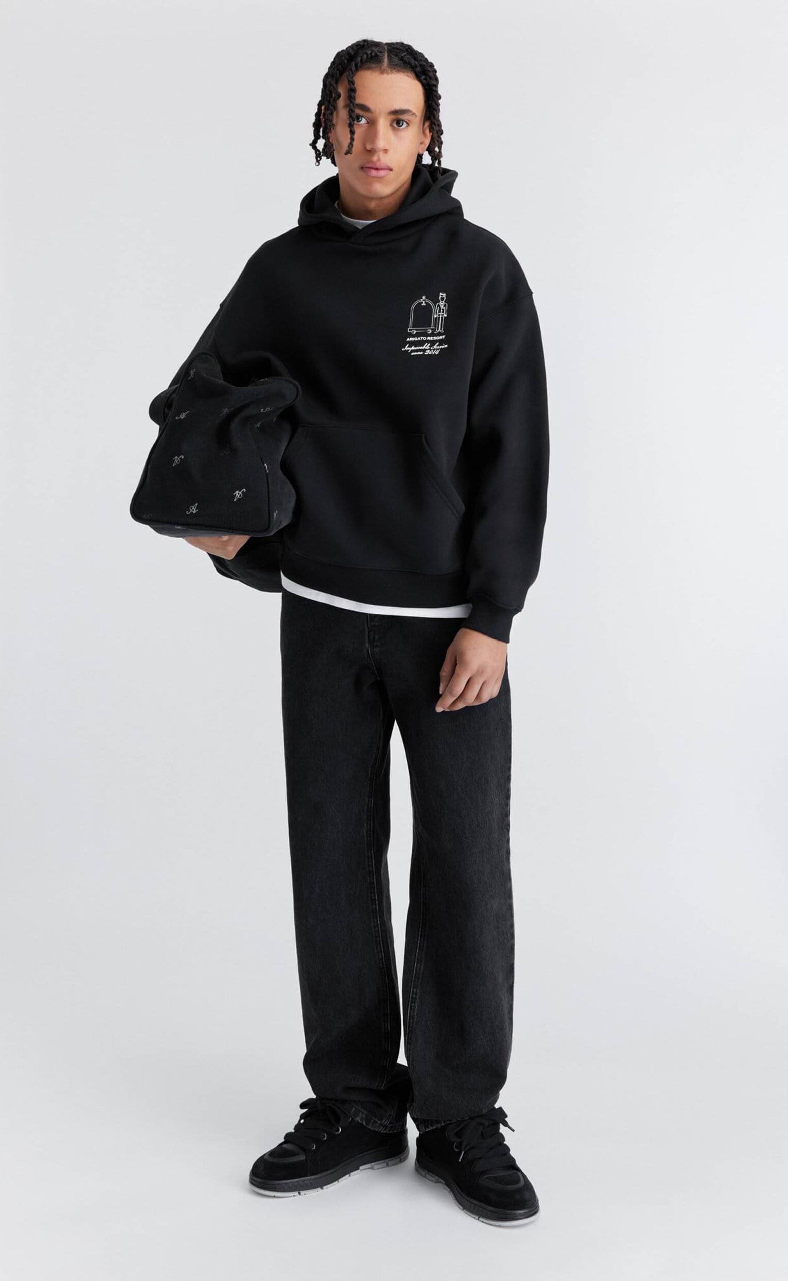 RESORT BLACK HOODIE