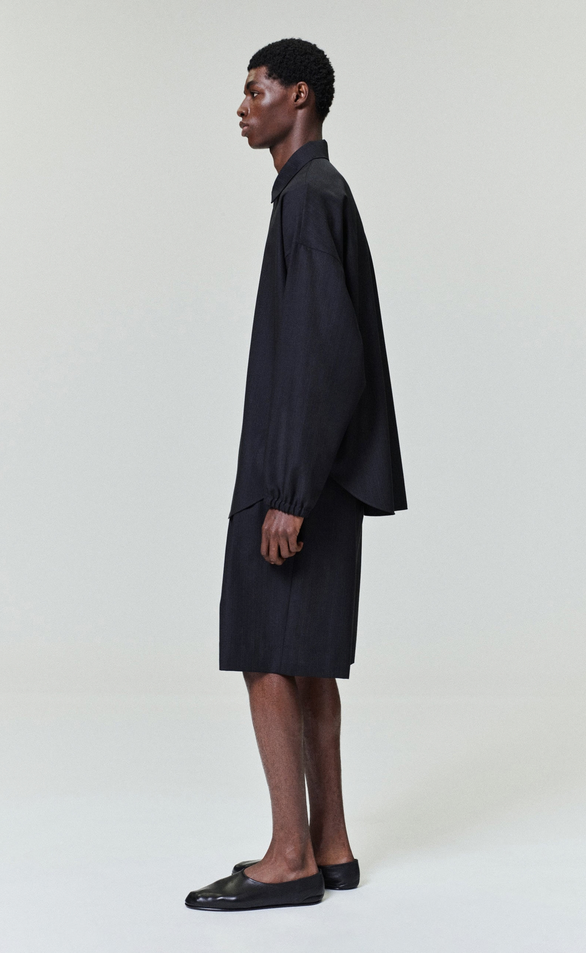ELASTIC CUFF BLACK STRIPED SHIRT
