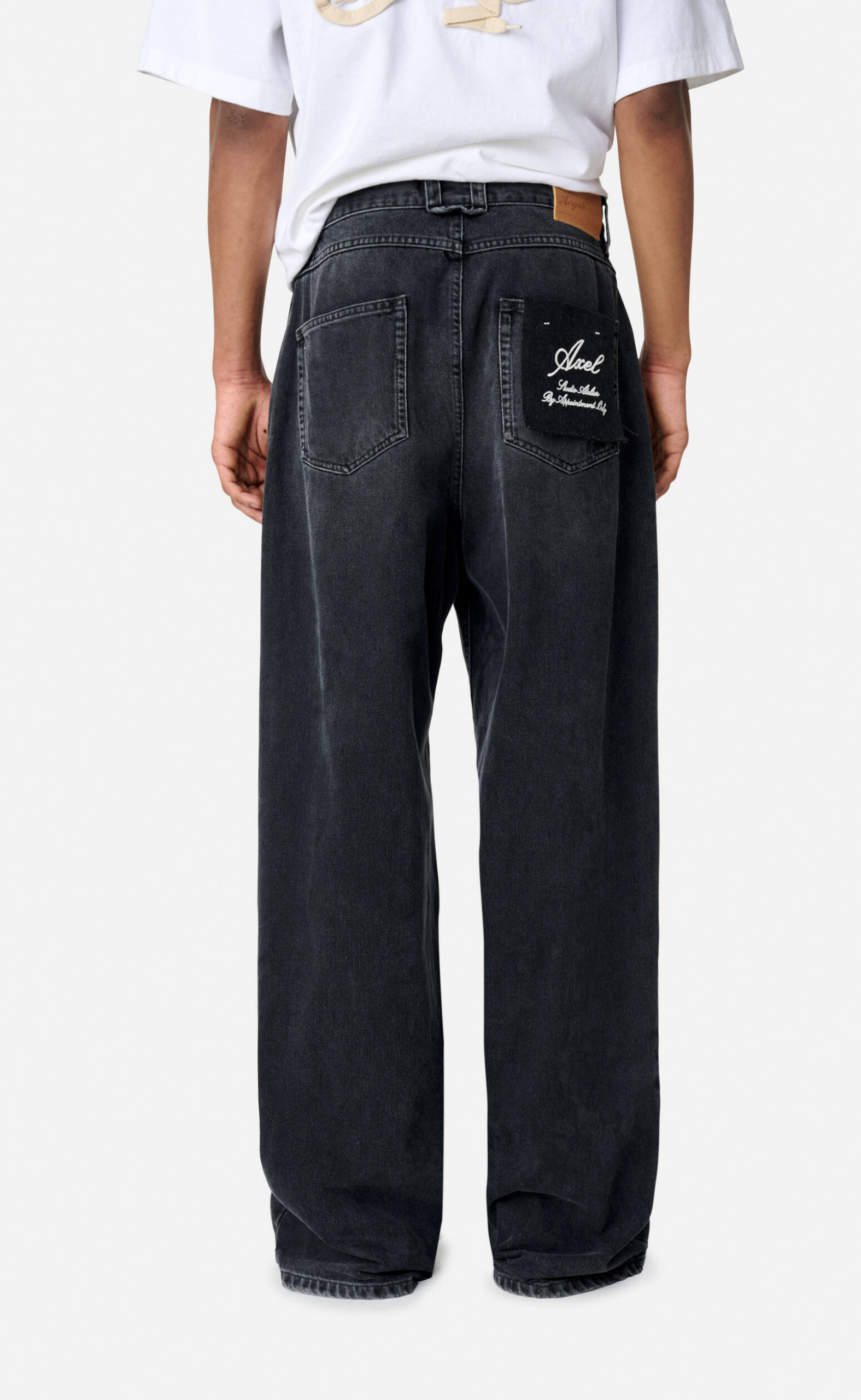 EMBROIDERED RELAXED DARK GREY JEANS