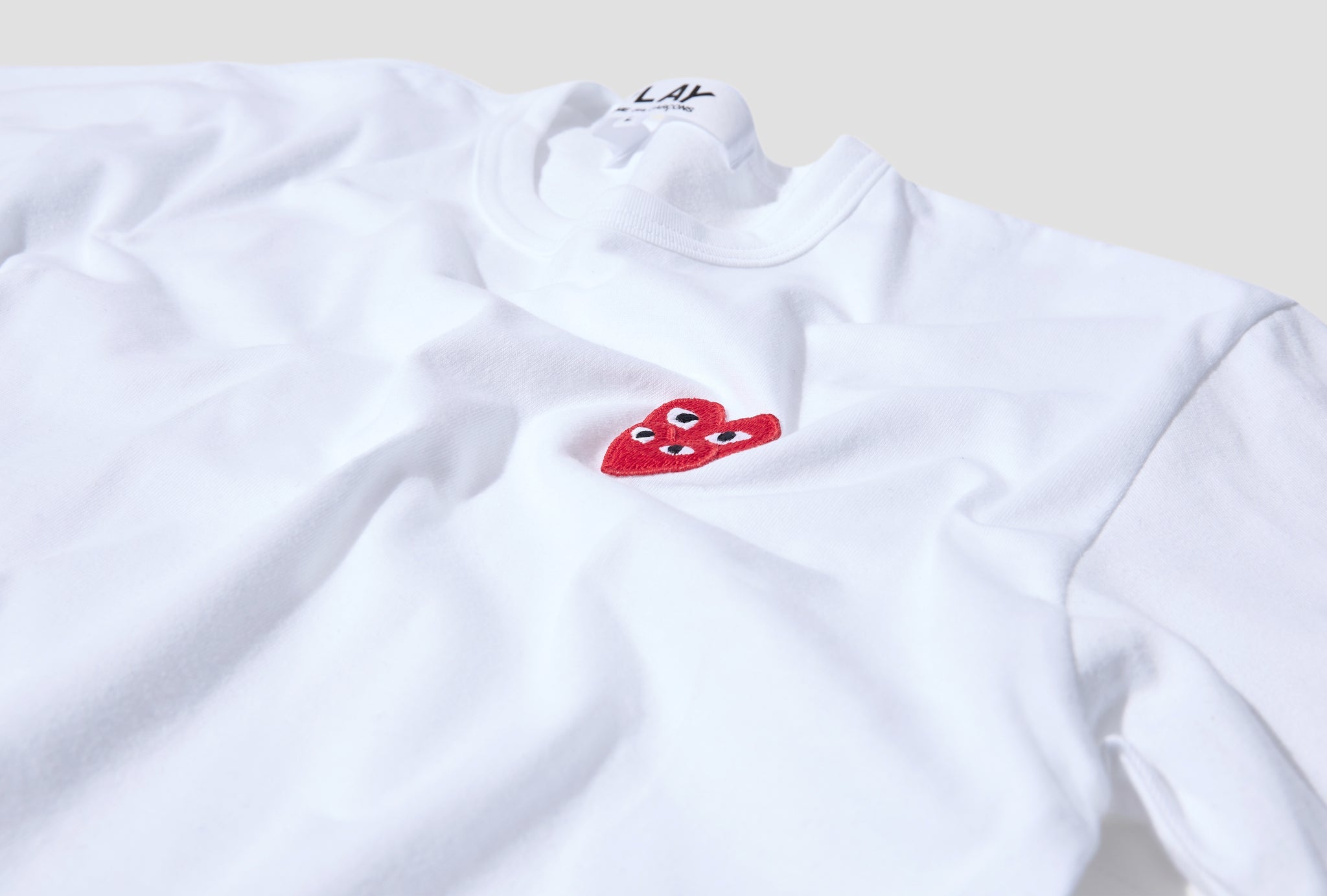 WHITE PLAY COMME DES GARÇONS T-SHIRT WITH DOUBLE RED HEART