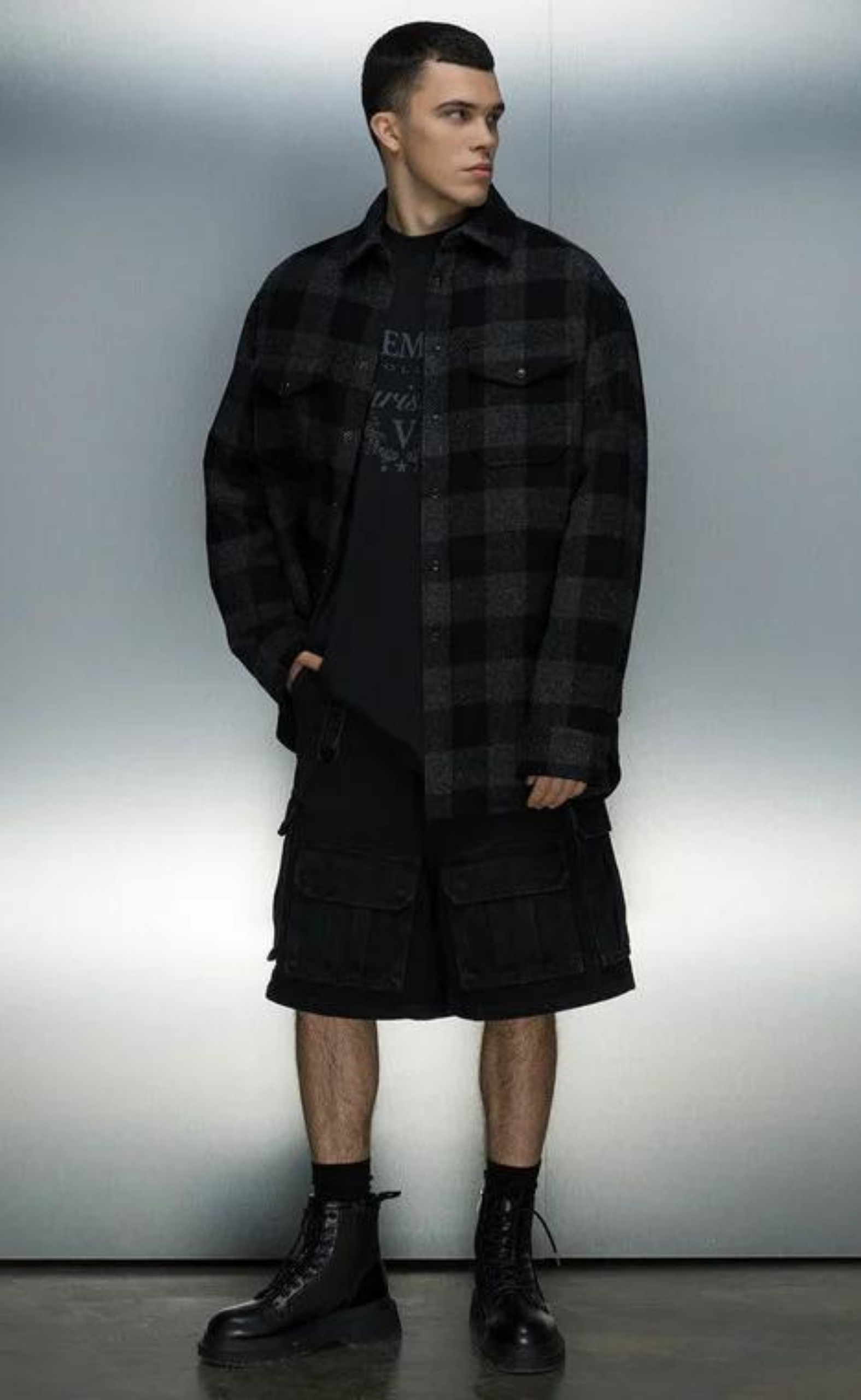 PARIS LOGO BLACK T-SHIRT