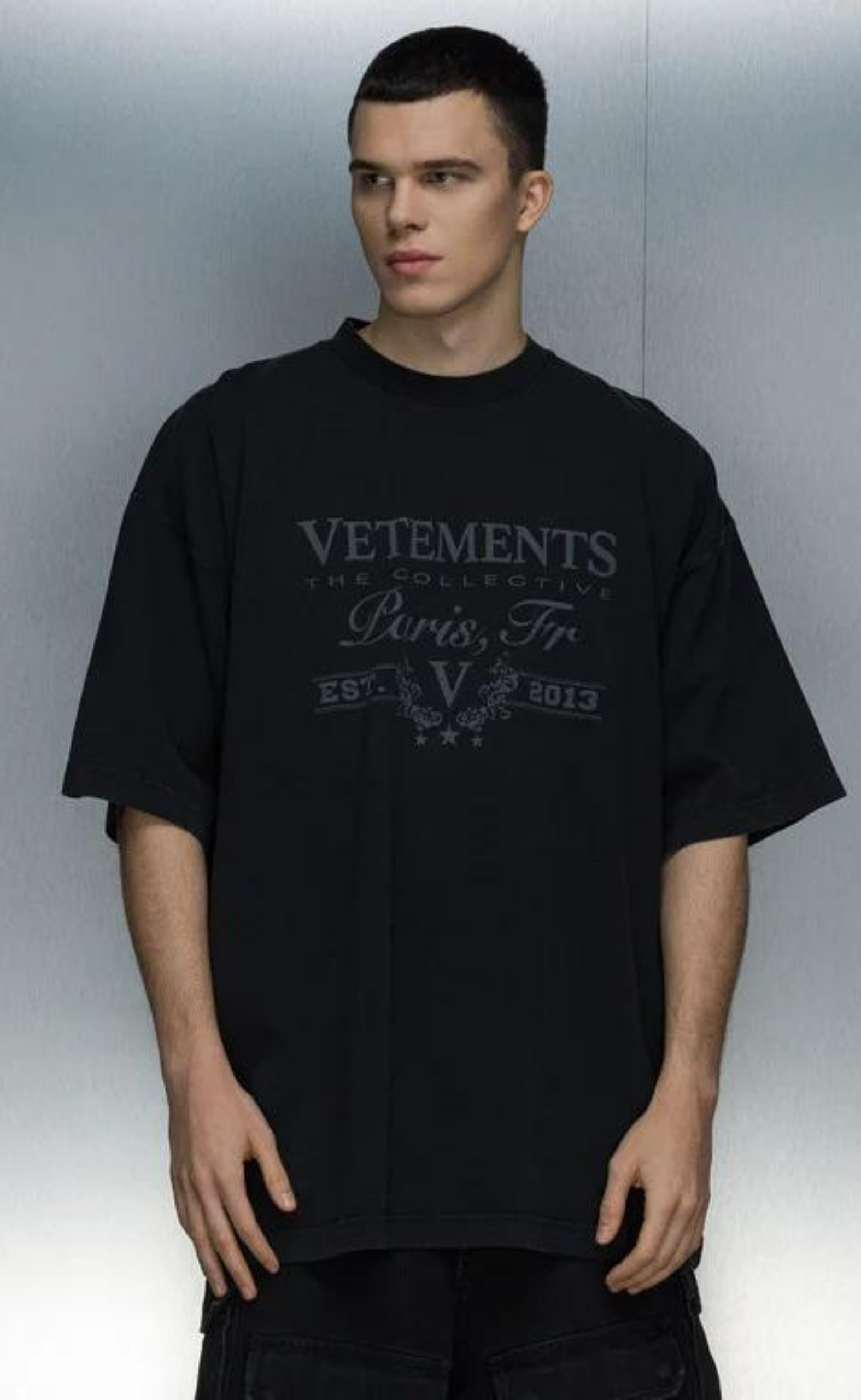 PARIS LOGO BLACK T-SHIRT