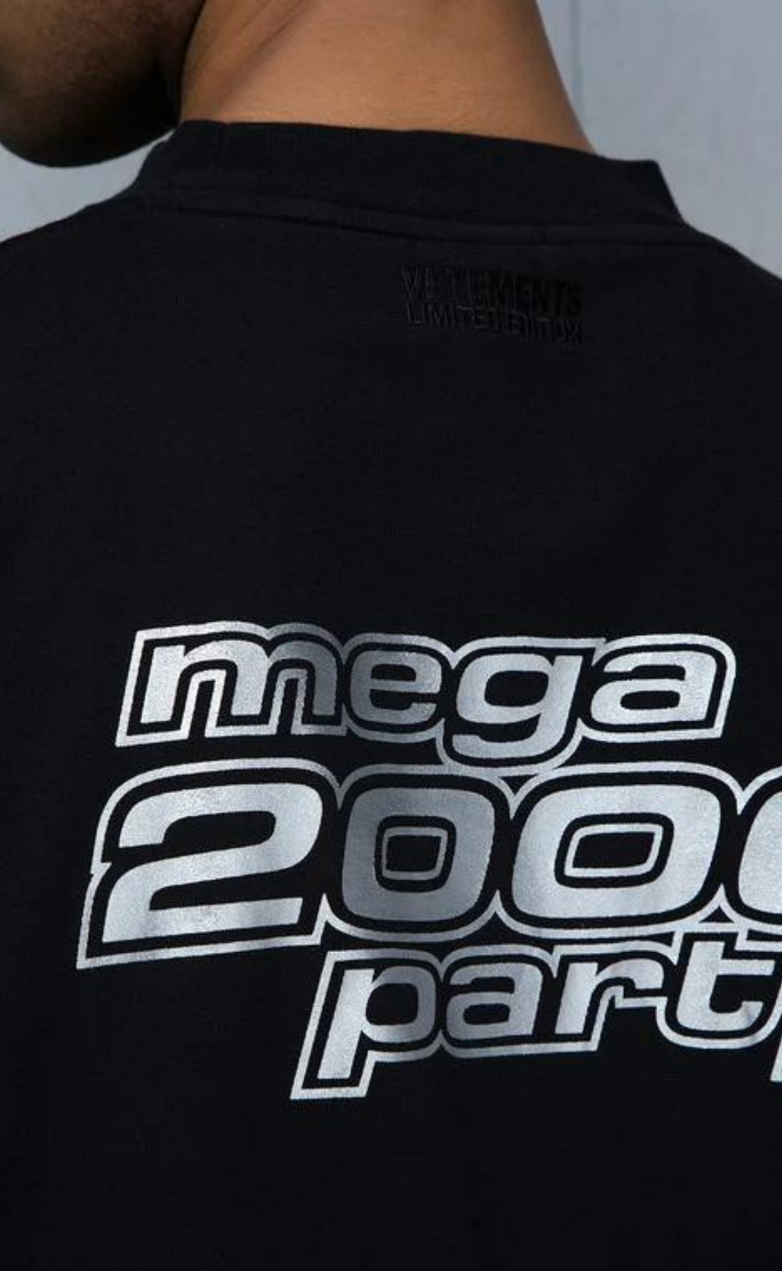 Y2K MEGA PARTY WASHED BLACK T-SHIRT