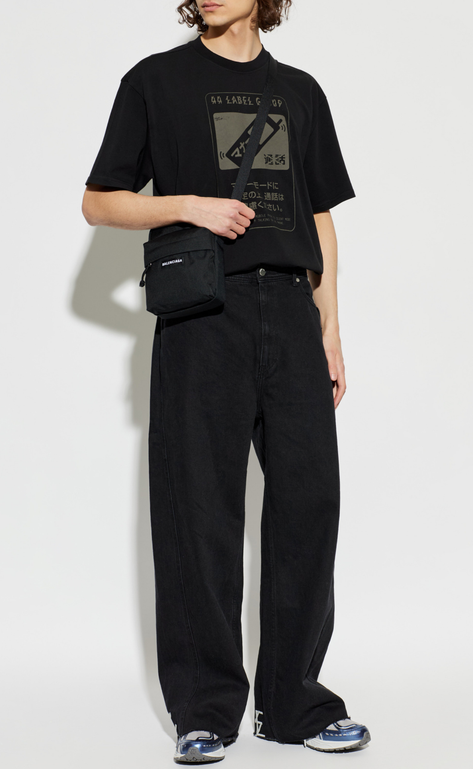 MUTE BLACK T-SHIRT