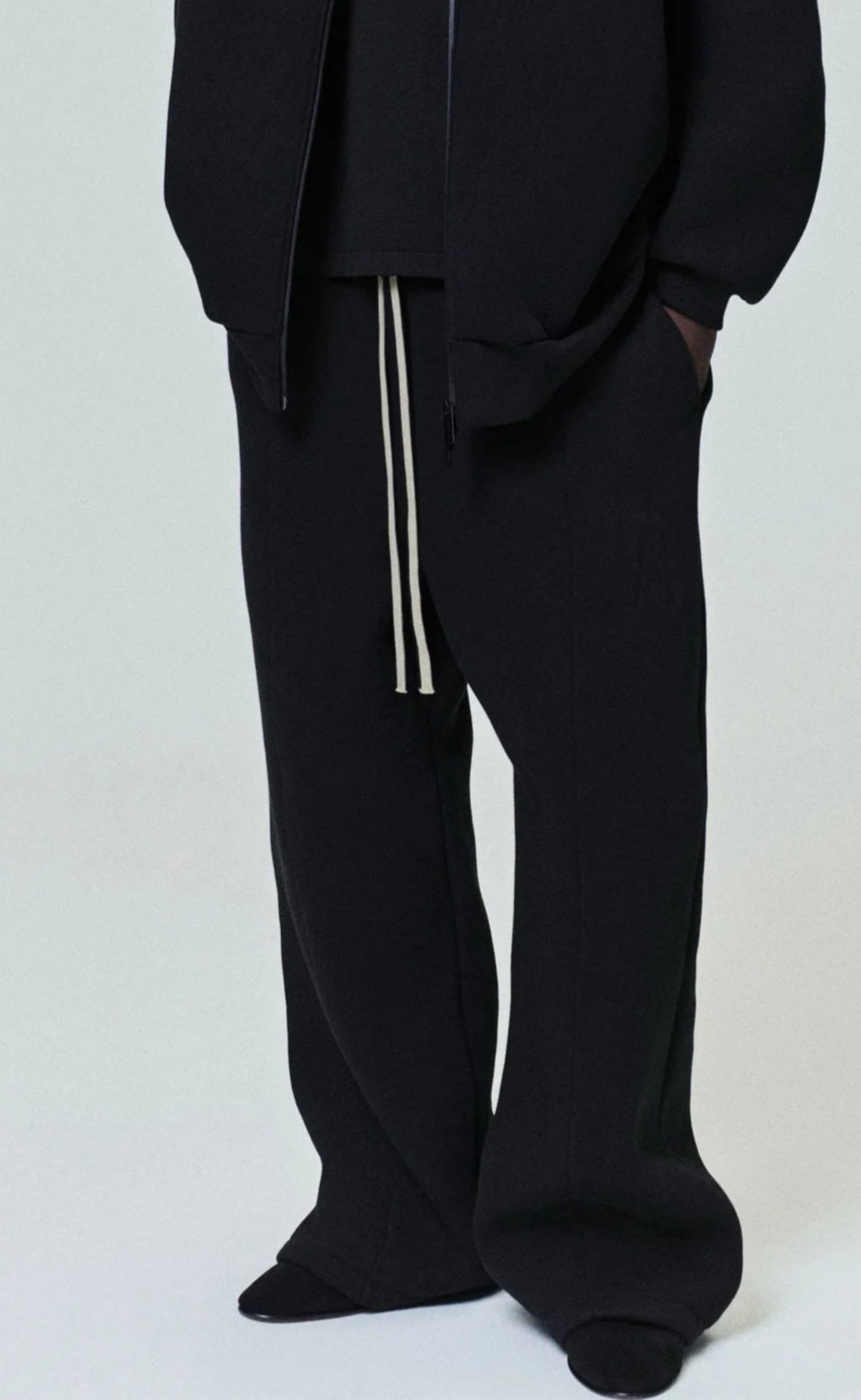 WIDE LEG BLACK SWEATPANT