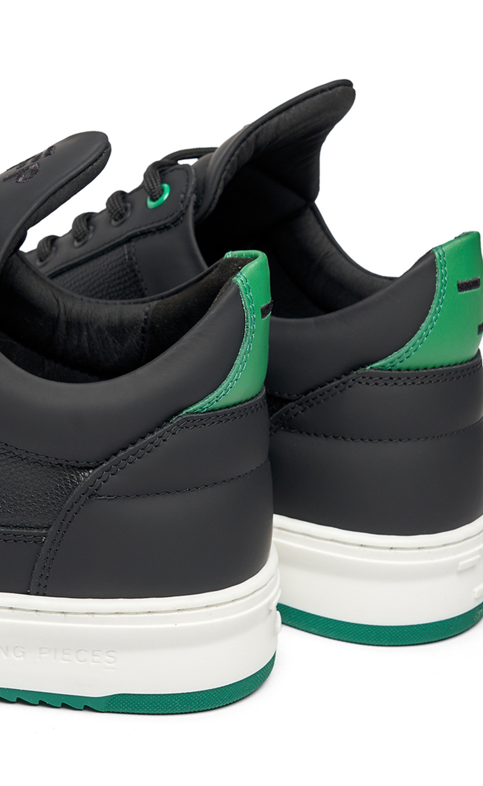 LOW TOP TECH CRUMBS GREEN SNEAKERS