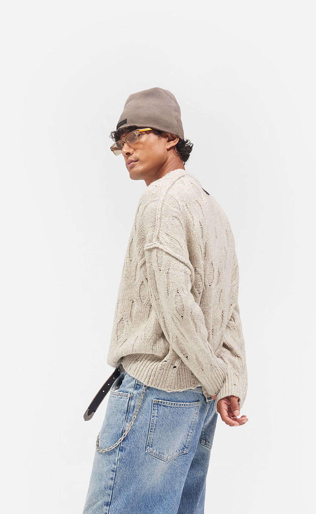 DISTRESS KNIT TAUPE SWEATER
