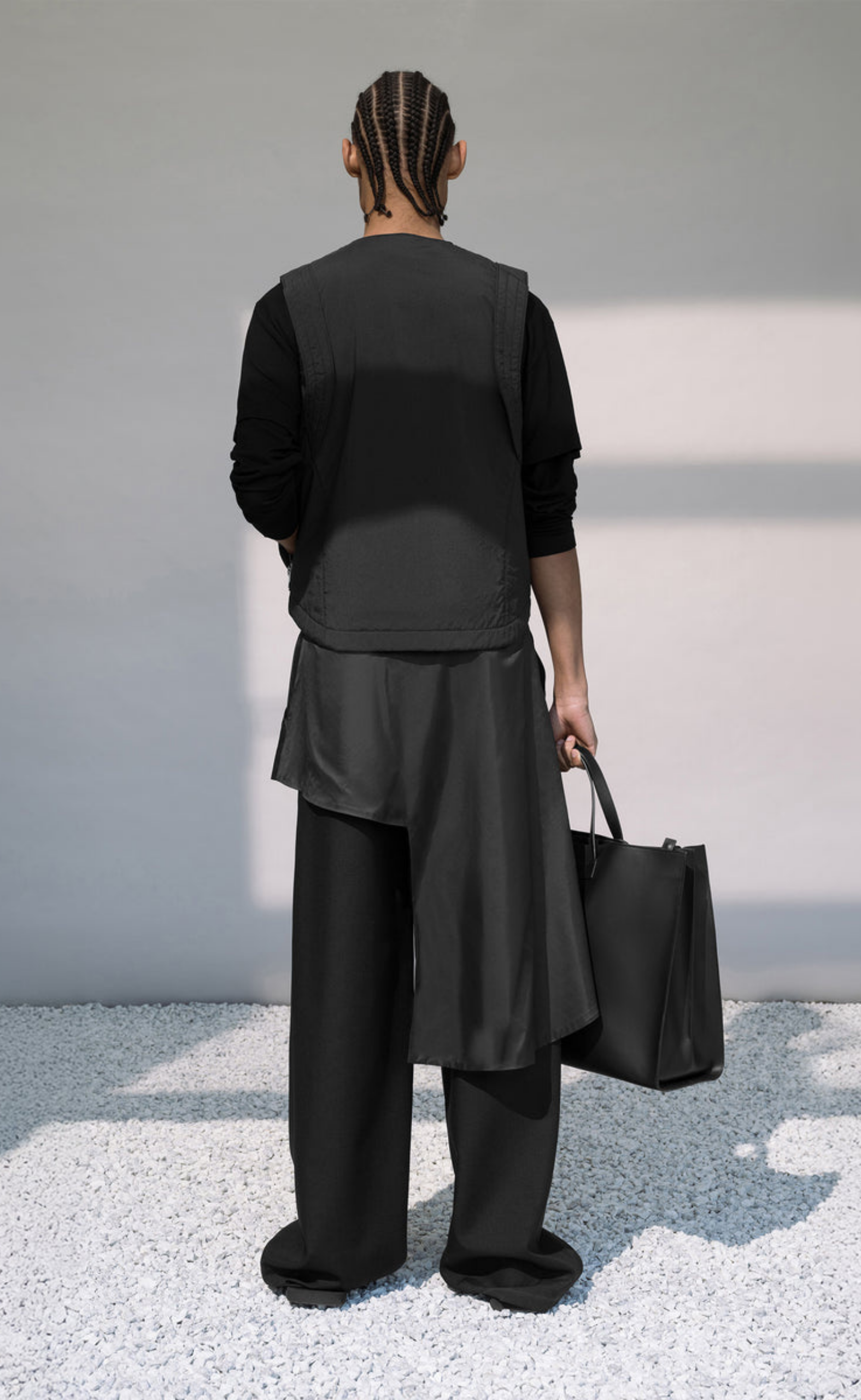 HELIOT MOTILITY BLACK VEST