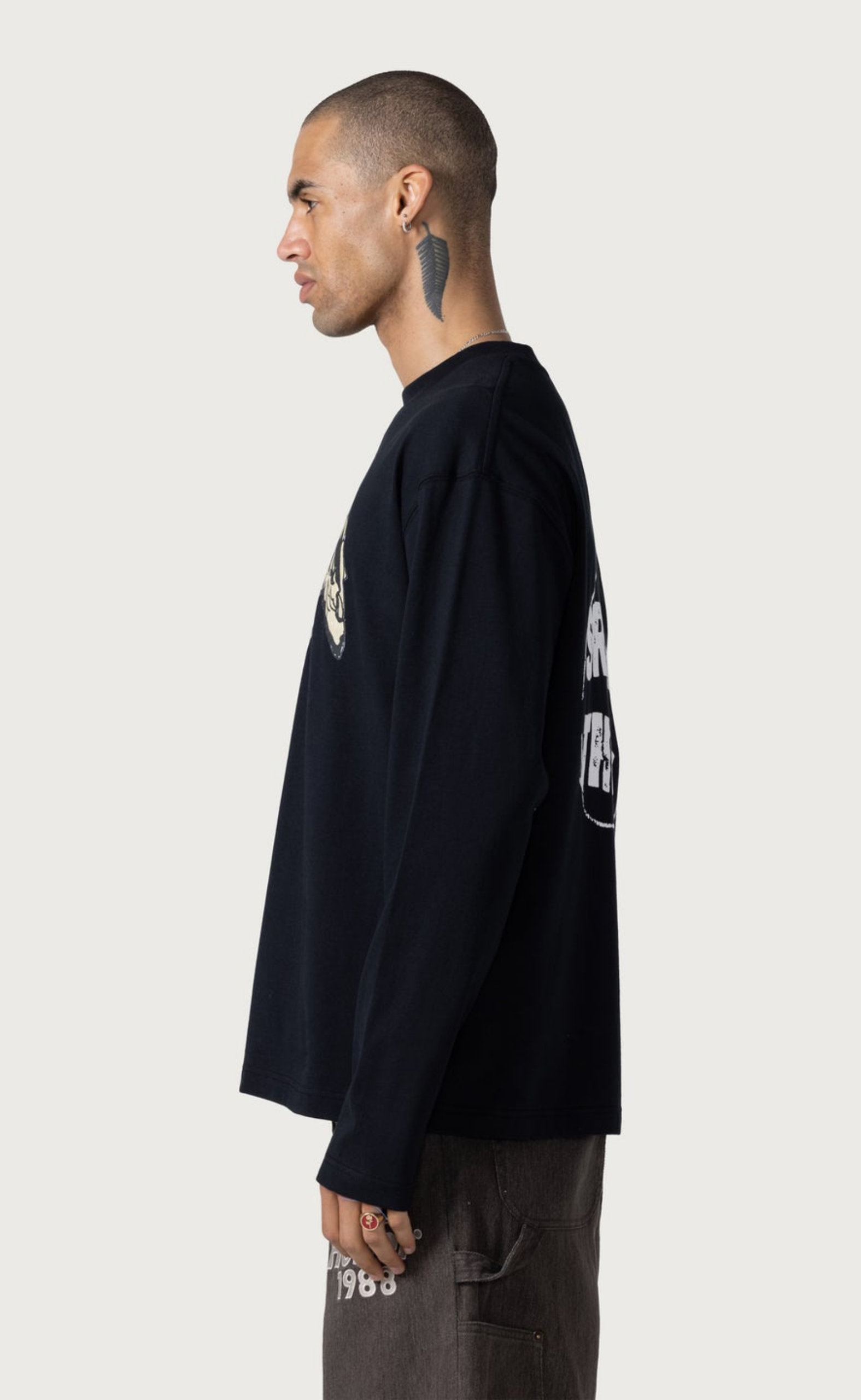 HONOR WINGS BLACK LONGSLEEVE