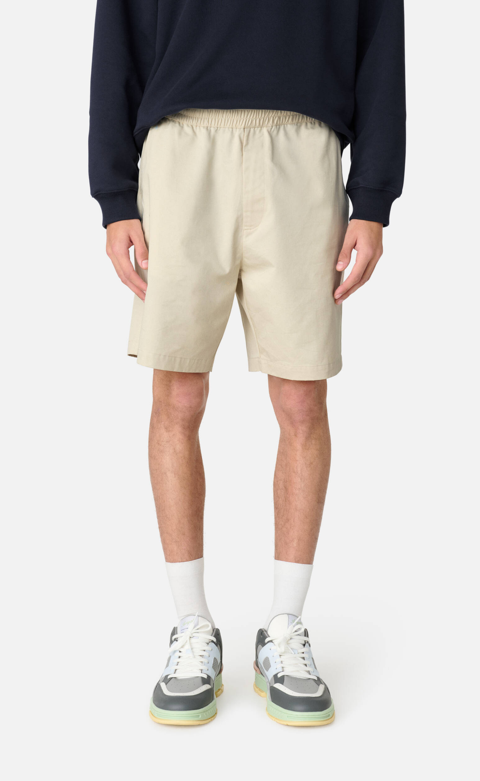 STITCH EMBROIDERED PALE BEIGE SHORTS