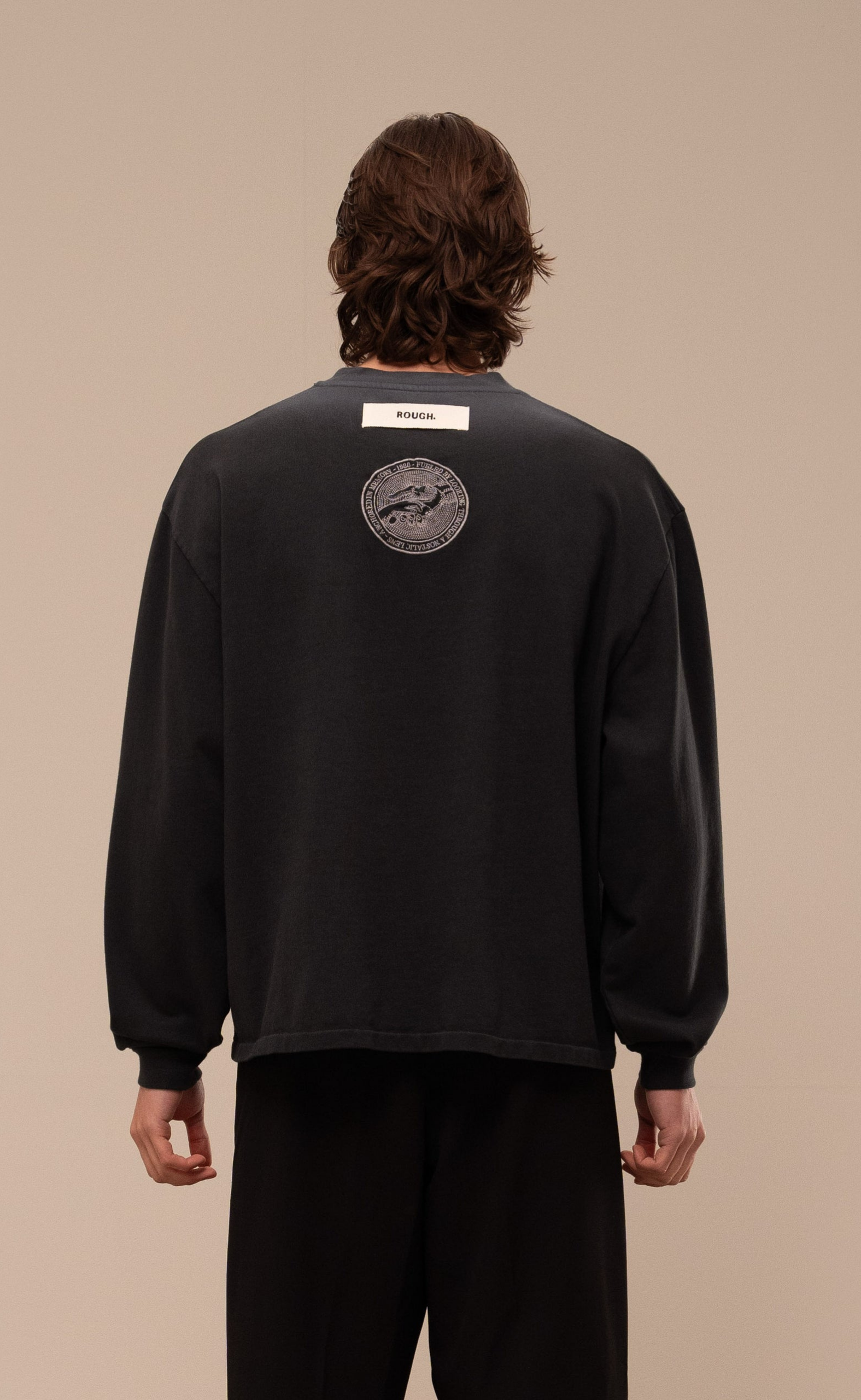 BOND EMBLEM BLACK WASHED LONGSLEEVE