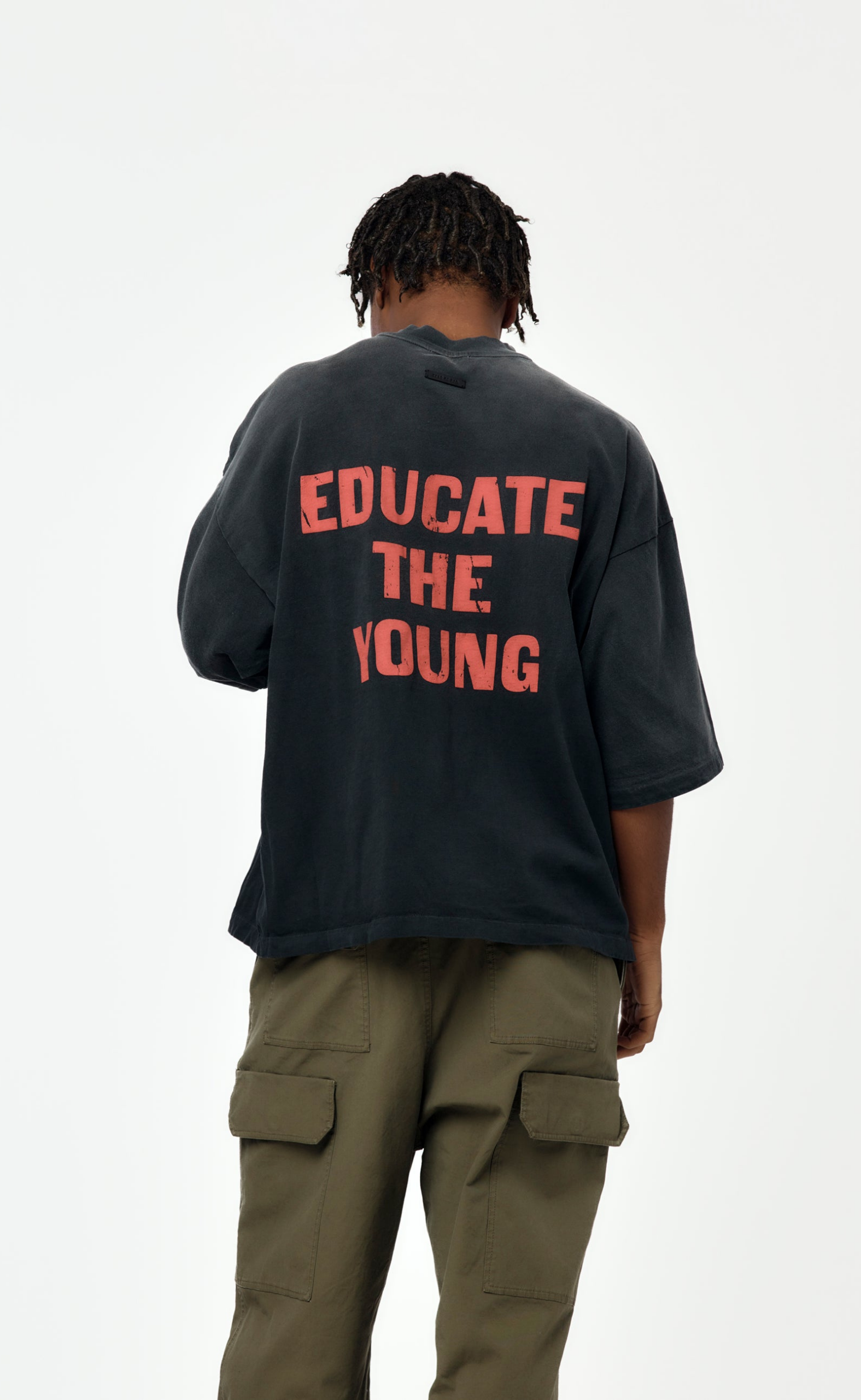 RELAXED EDUCATE BLACK T-SHIRT