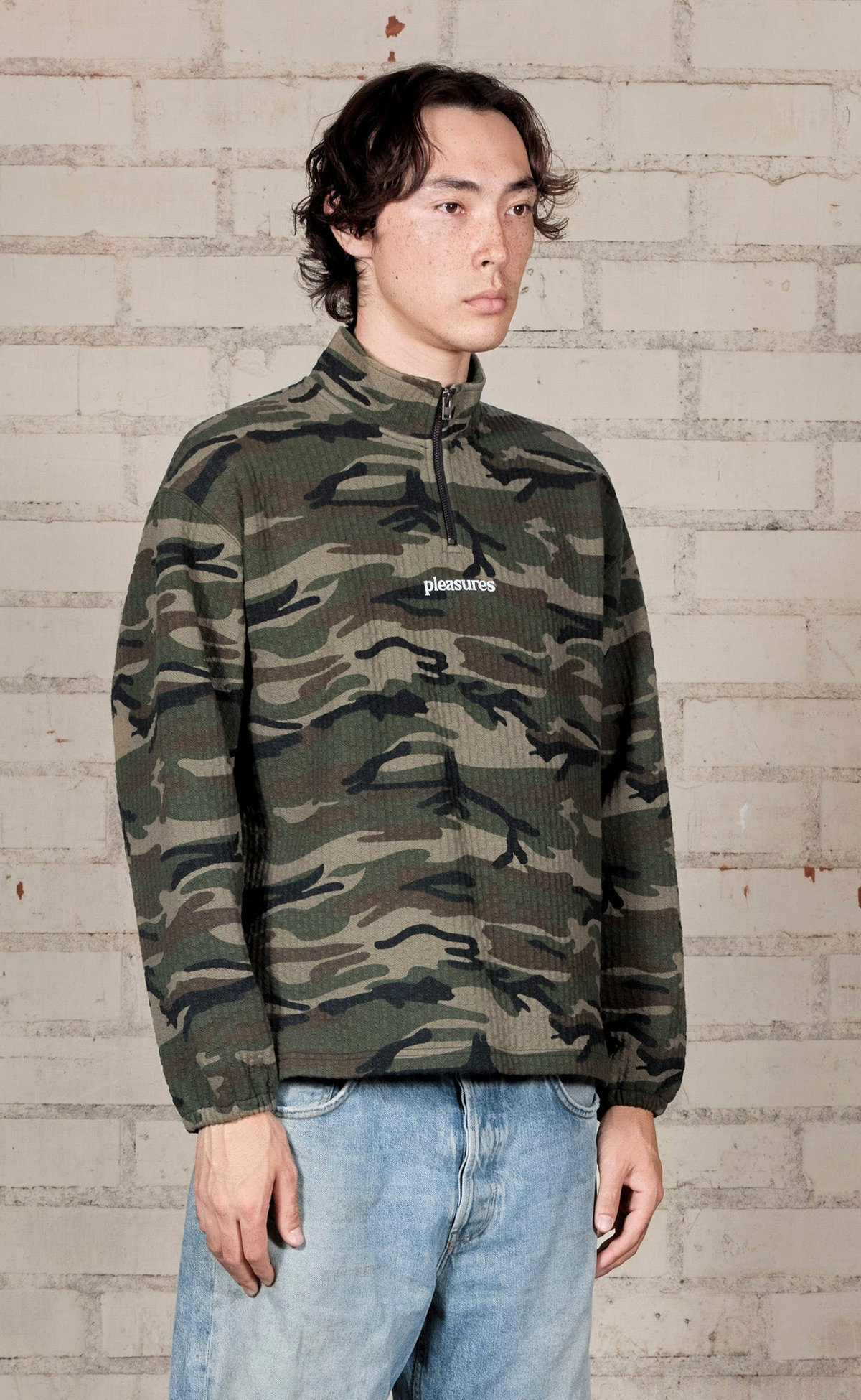 TEXTURED CAMO QUARTER ZIP CAMO SWEATER
