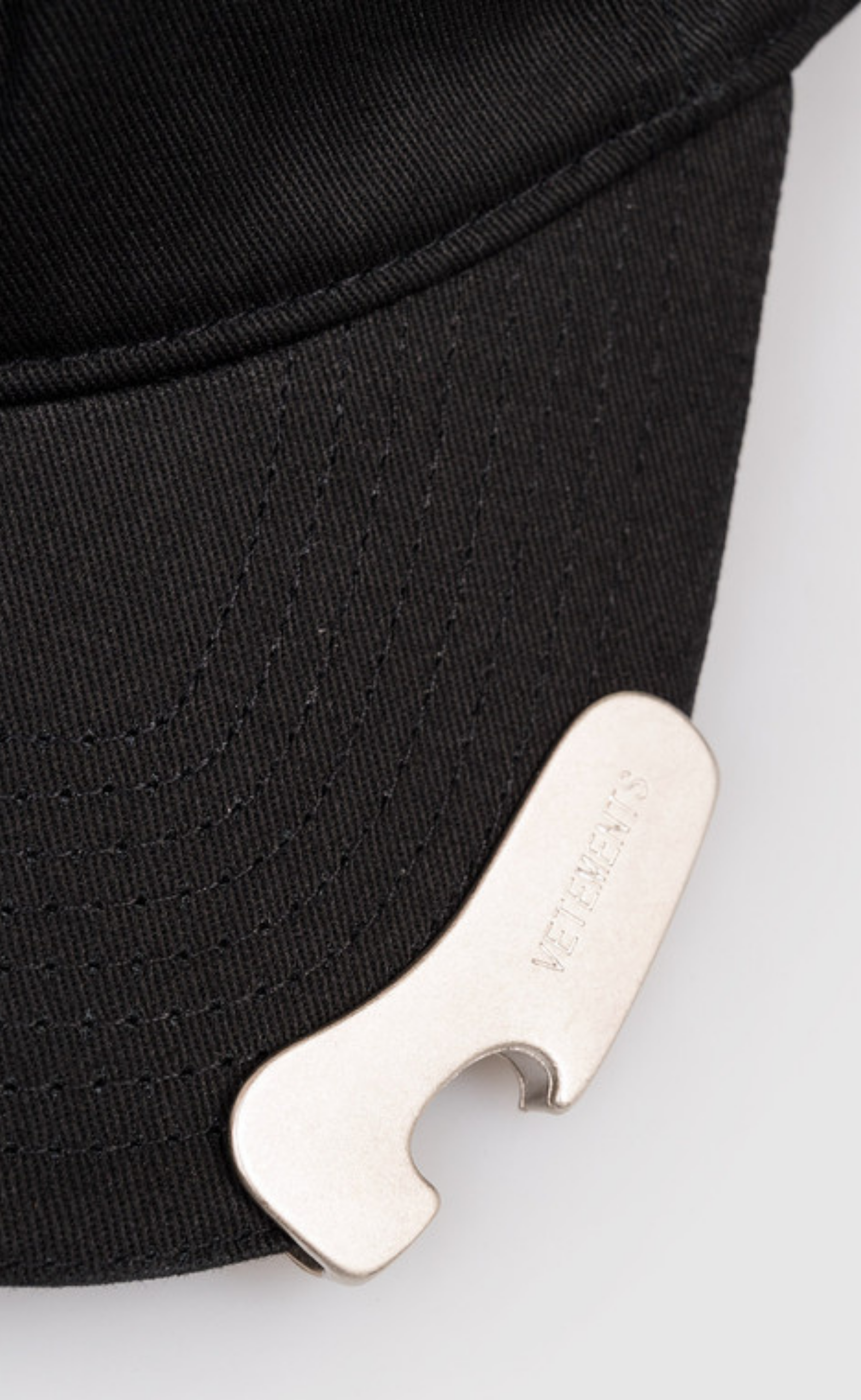 BOTTLE OPENER BLACK HAT