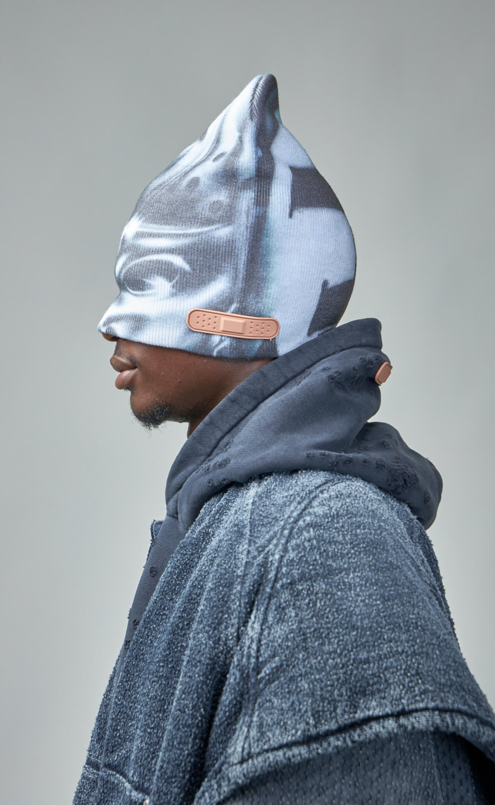 ADRIAN BLACK WHITE BEANIE