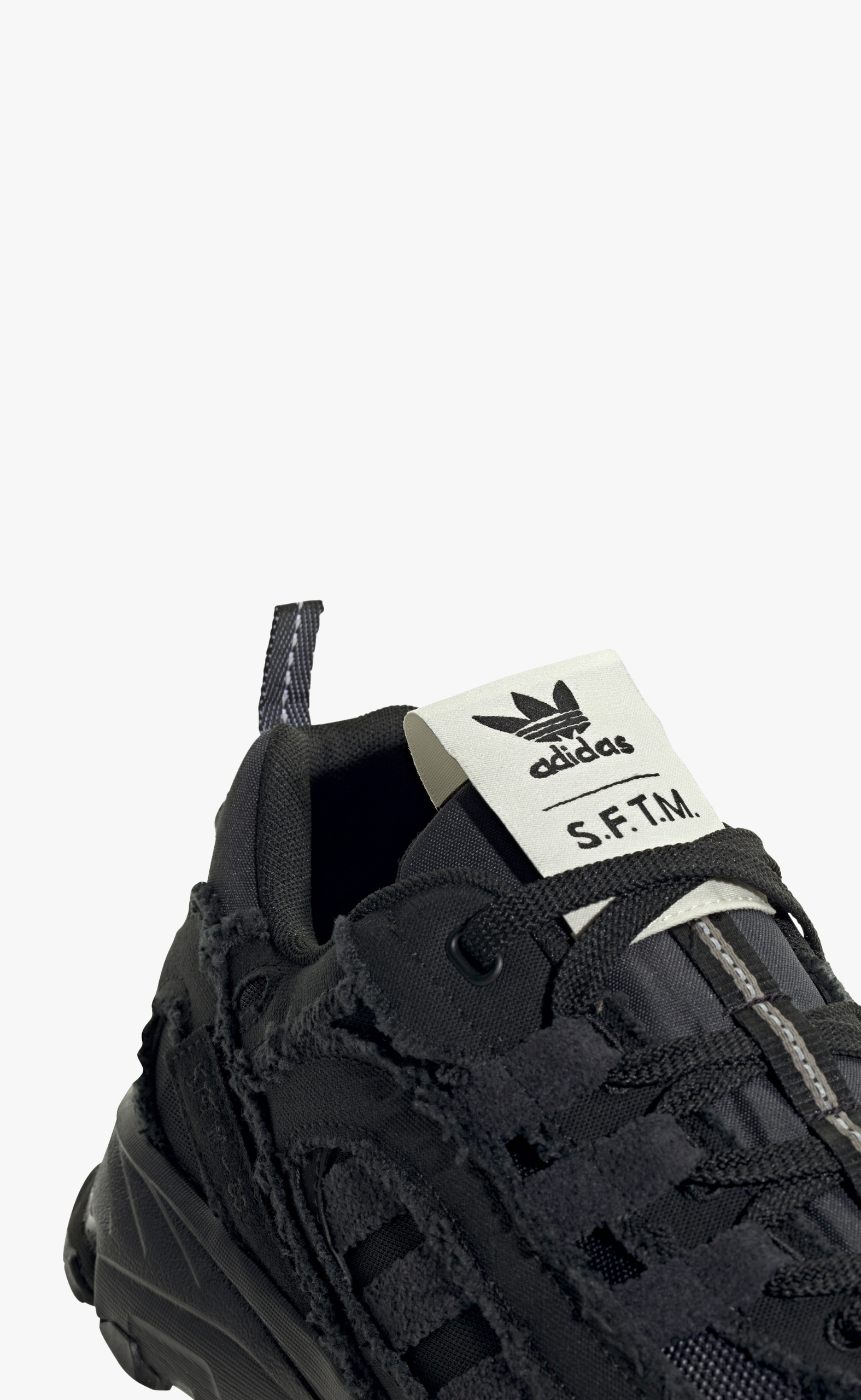 SHADOWTURF SFTM BLACK SNEAKER