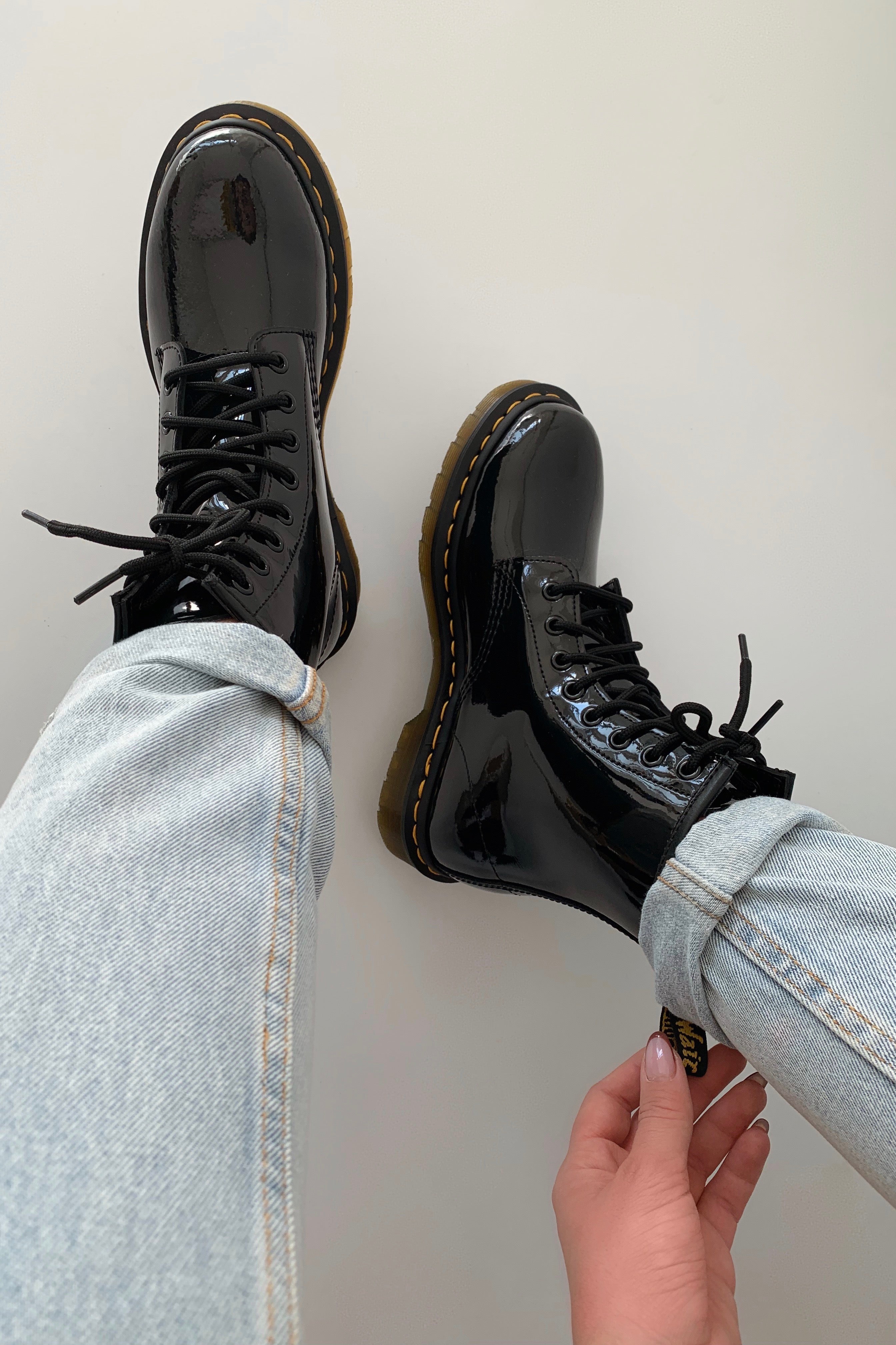 1460 W 8 Eye Boot Black Patent Lamper