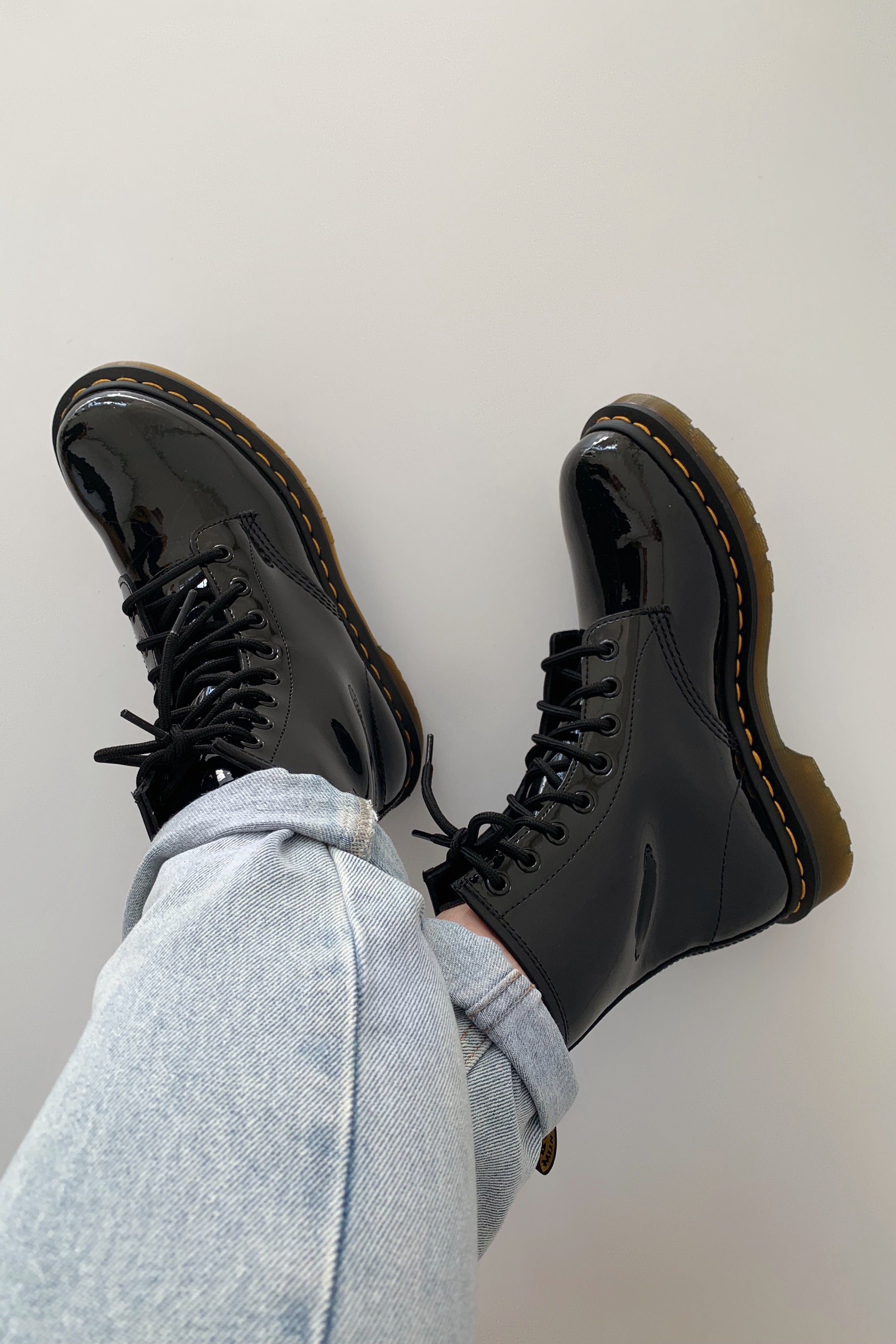1460 W 8 Eye Boot Black Patent Lamper