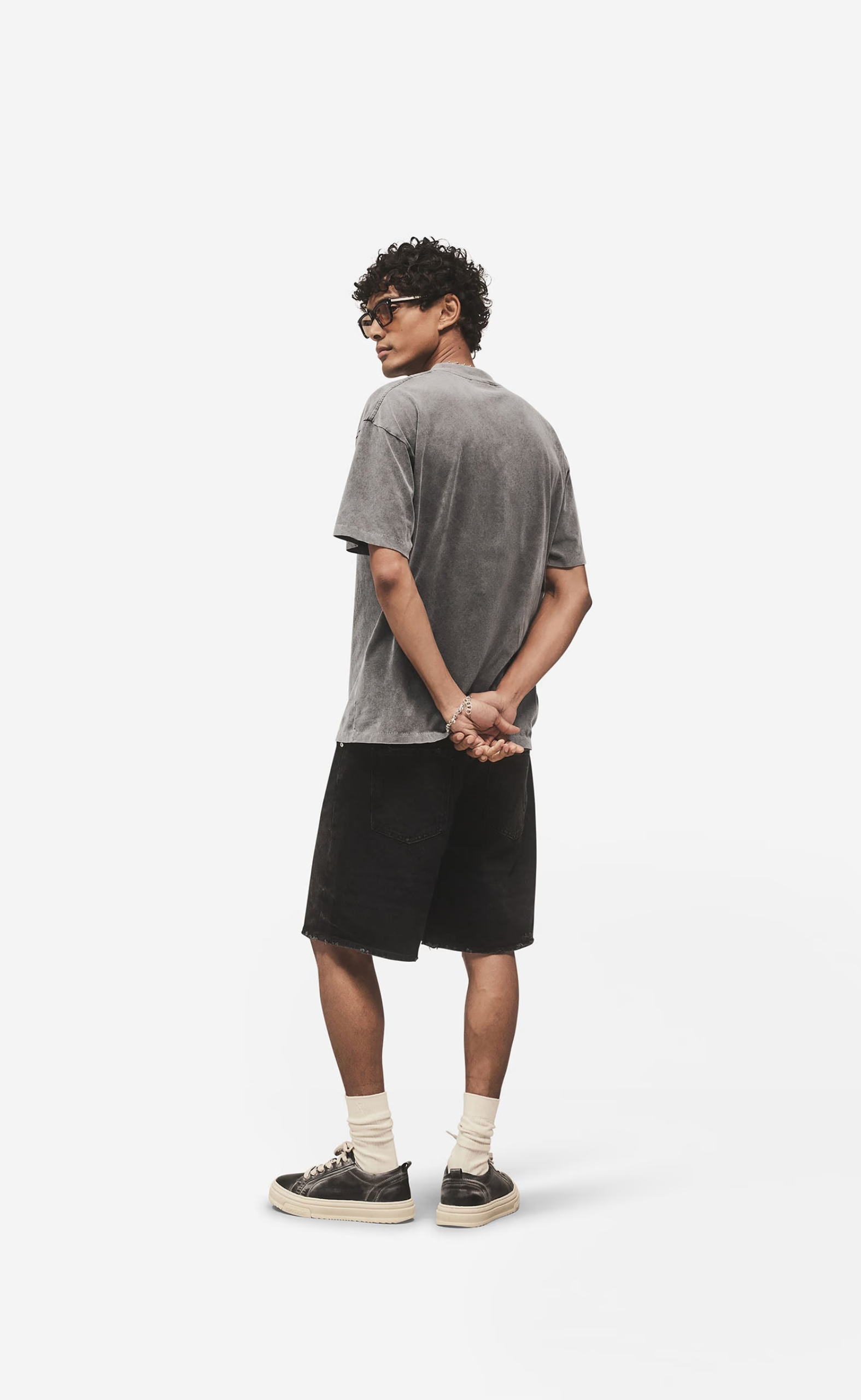 EMBROIDERED SERIF VINTAGE GREY T-SHIRT