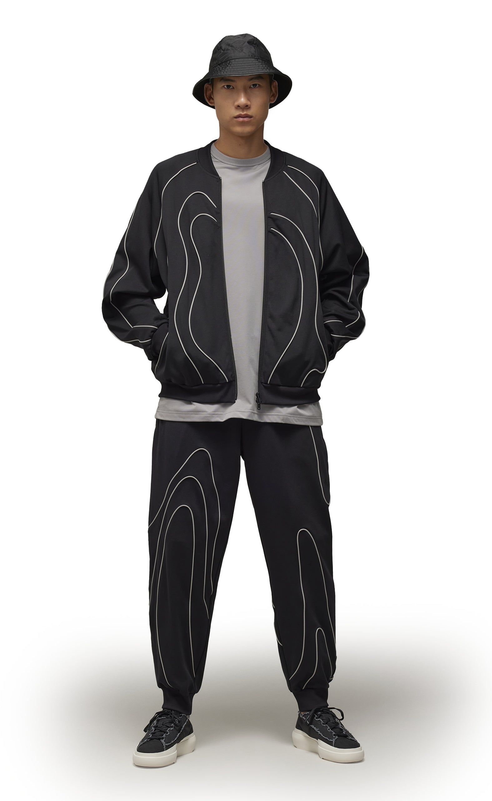 M TRACK BLACK CREWNECK