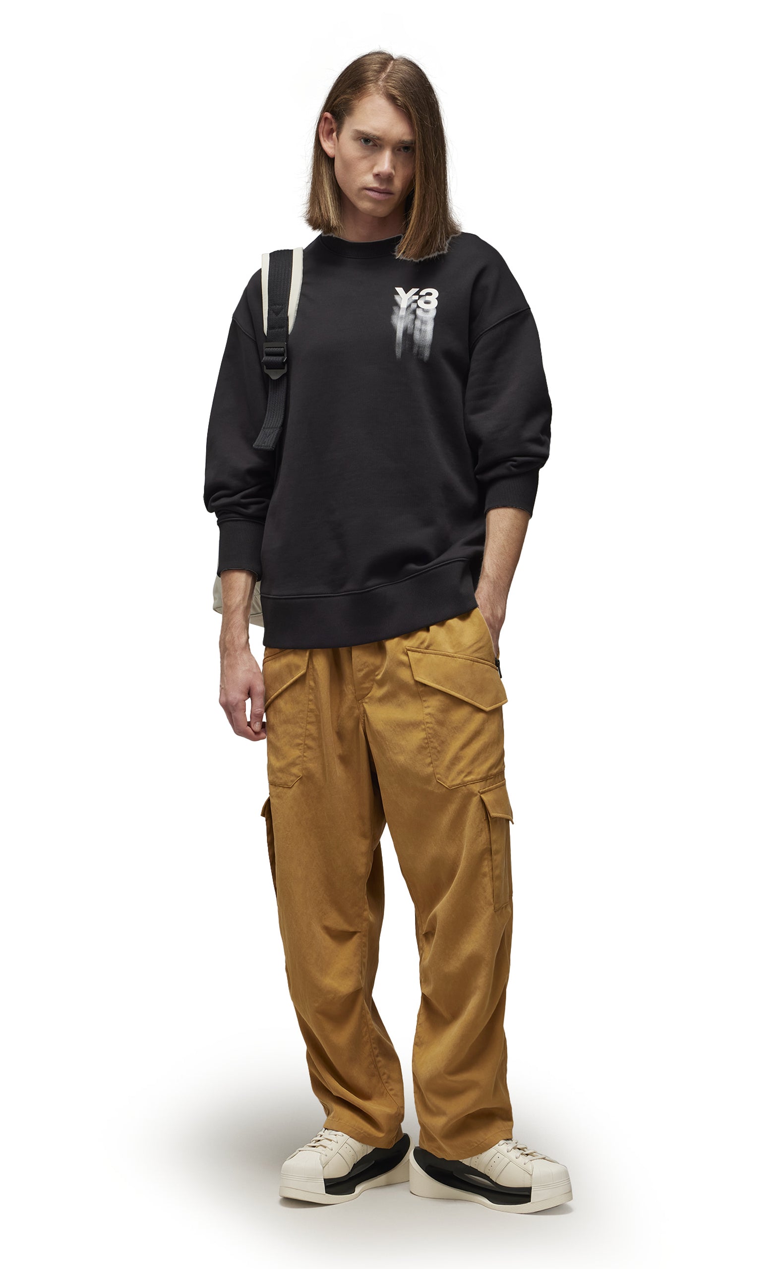 GFX BLACK CREWNECK