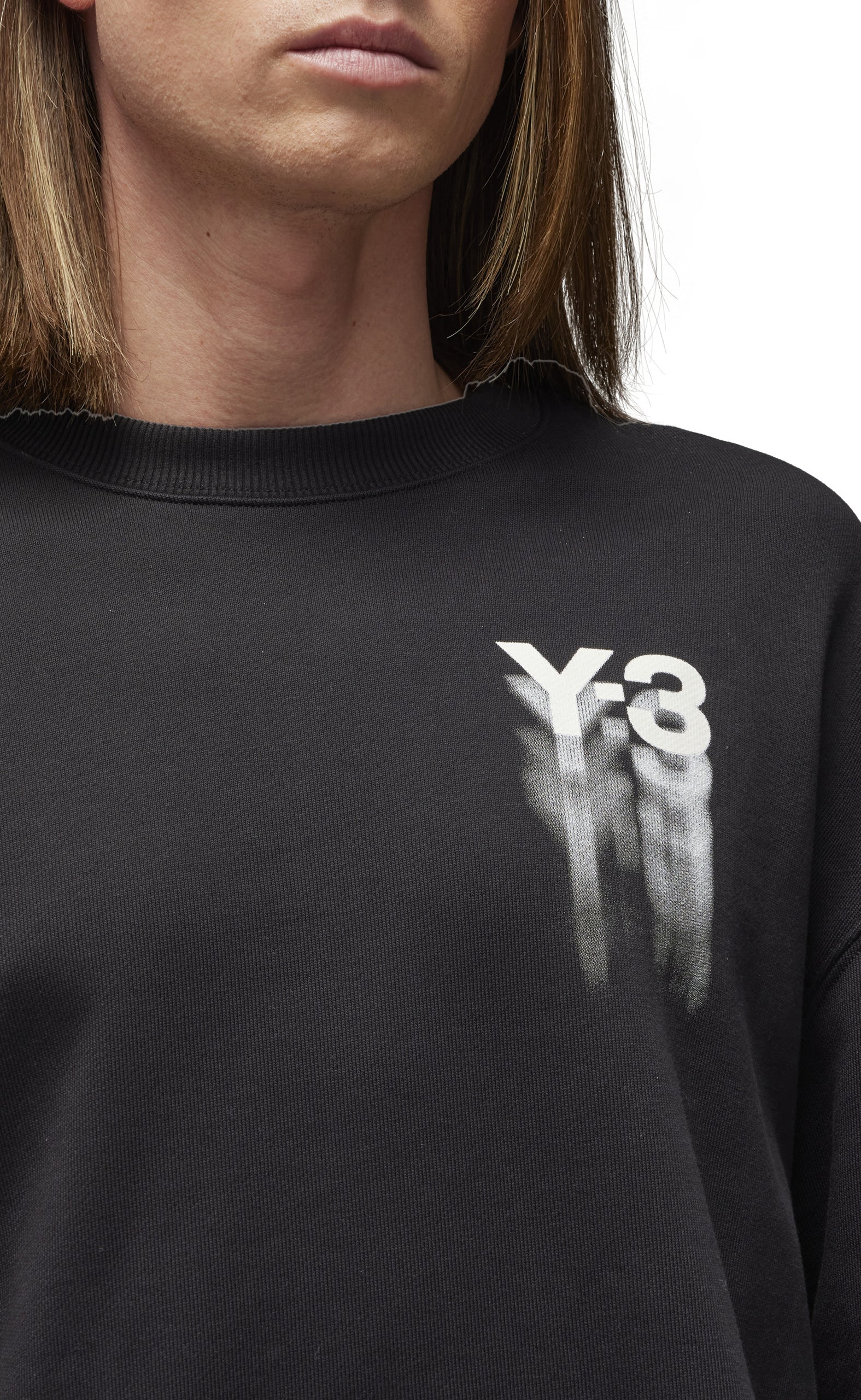 GFX BLACK CREWNECK