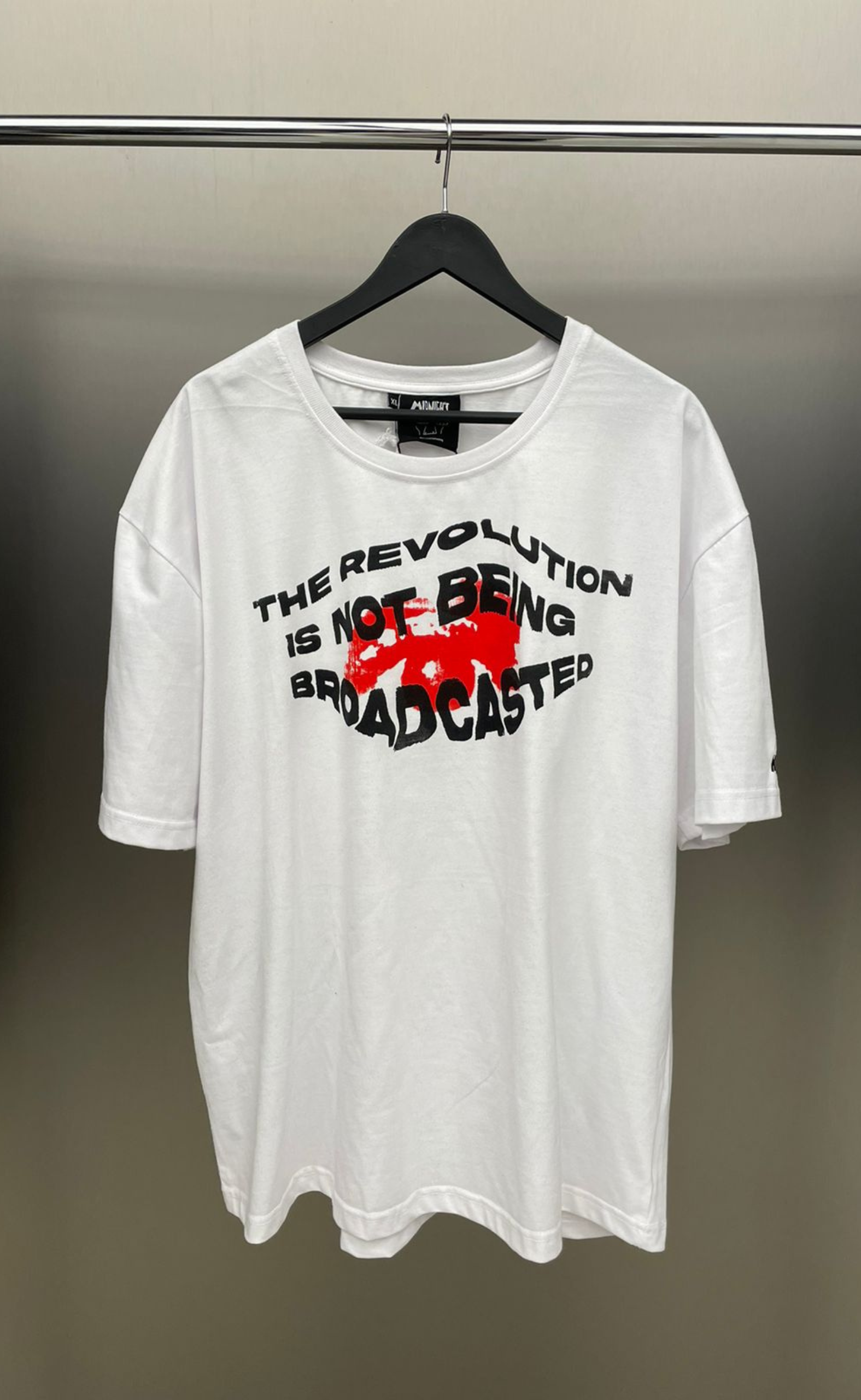 MIDNIGHT BEHIND WHITE T-SHIRT