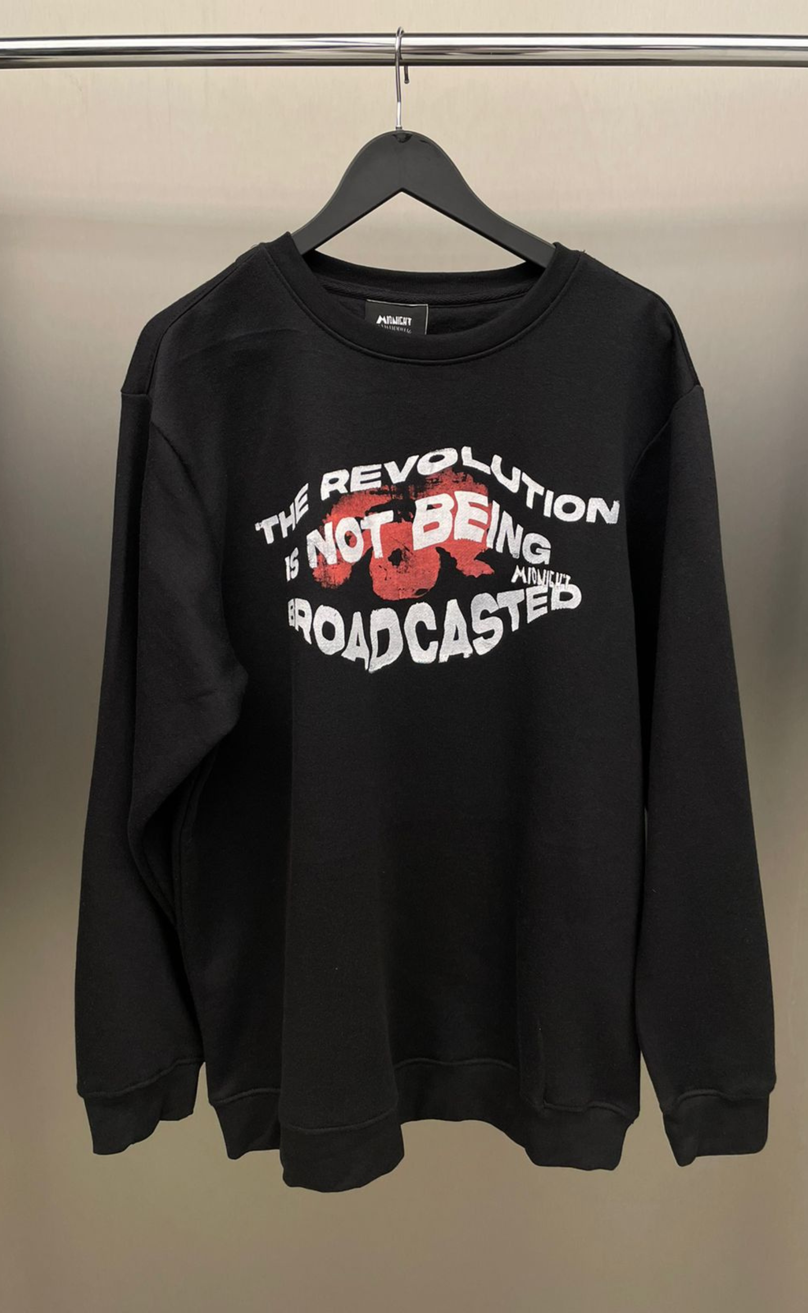 MIDNIGHT BEHIND BLACK CREWNECK
