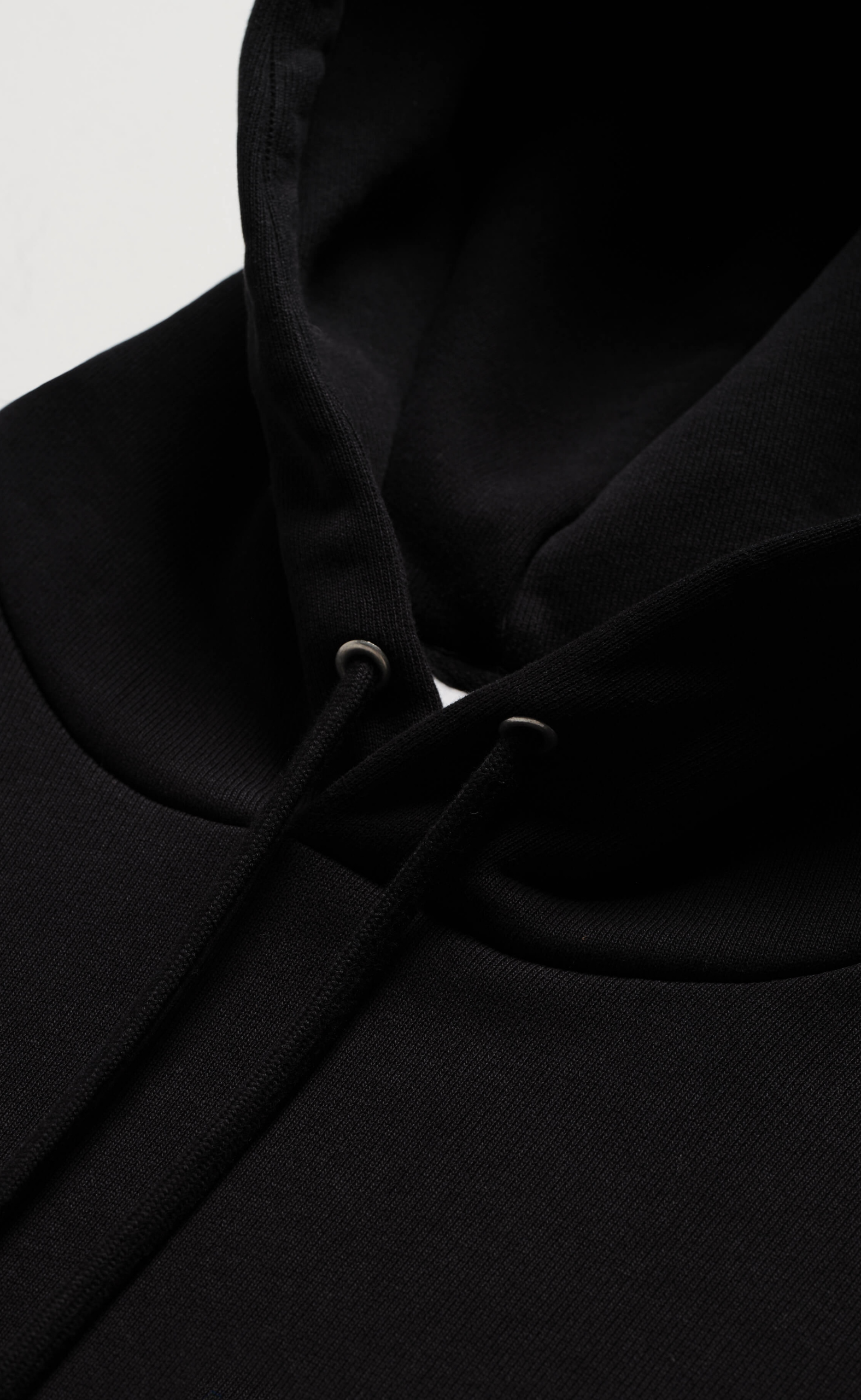 UNIFORM BLACK HOODIE