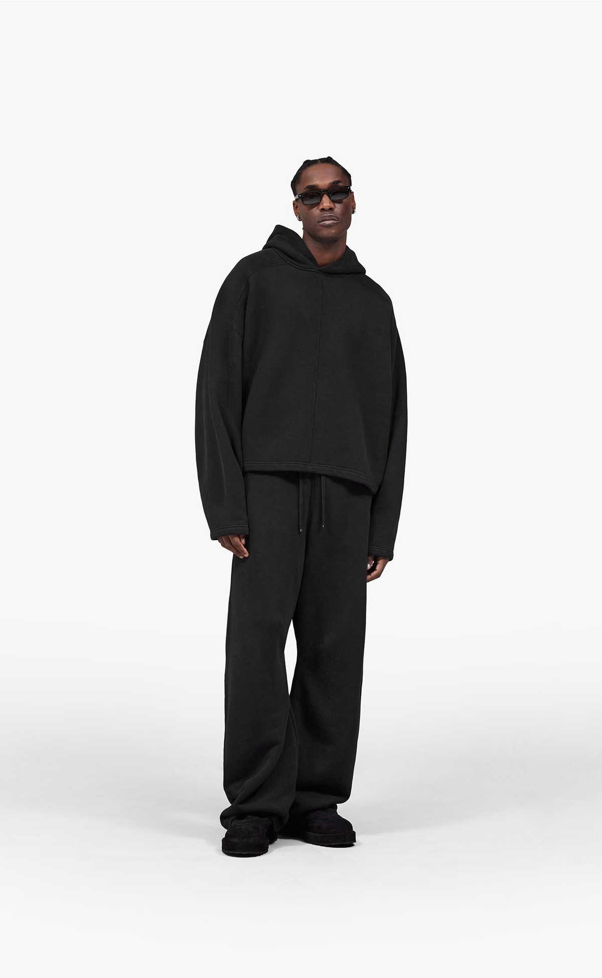 HEAVYWEIGHT BLACK SWEATPANTS