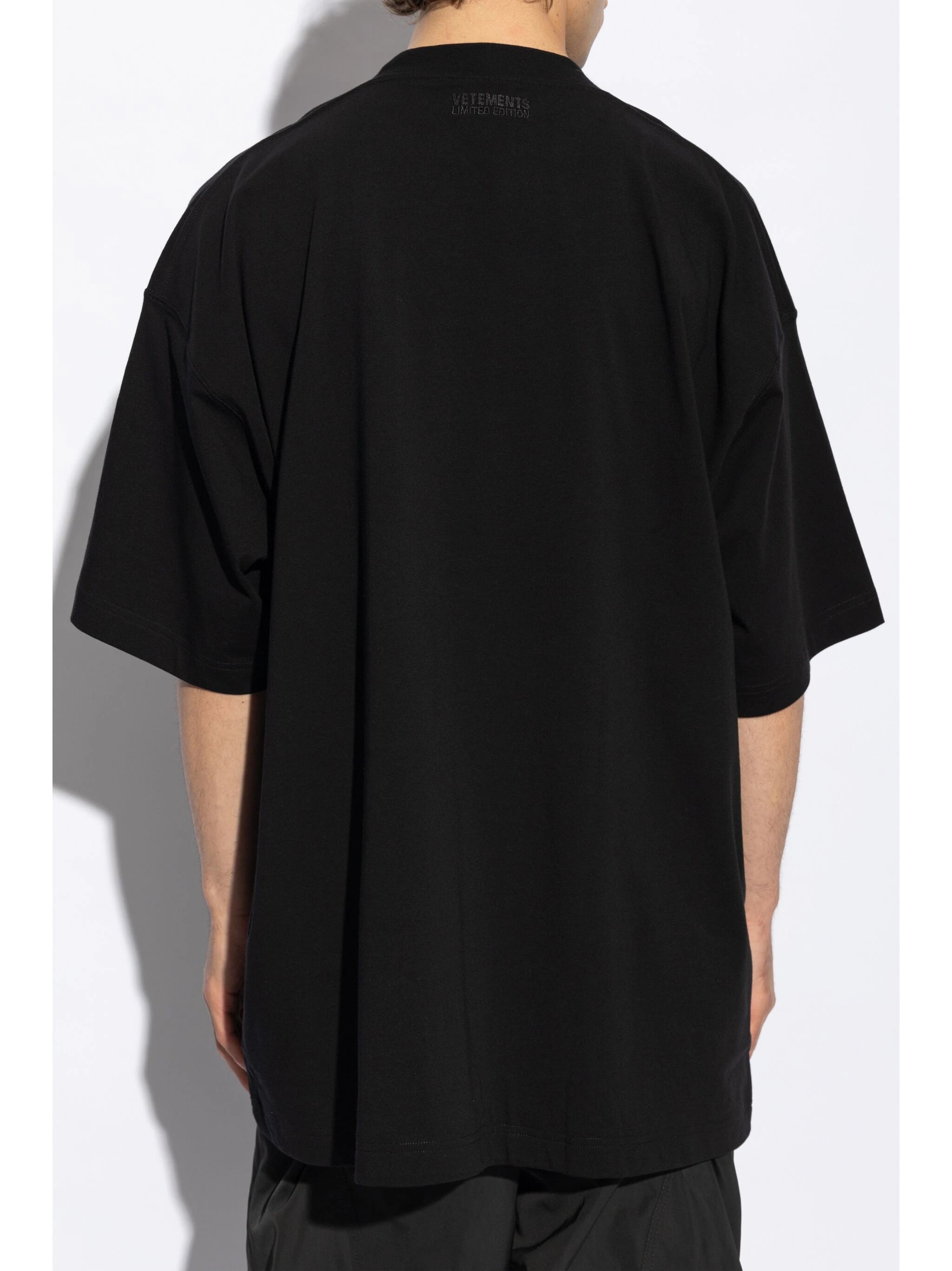 ILLUSION LOGO BLACK T-SHIRT