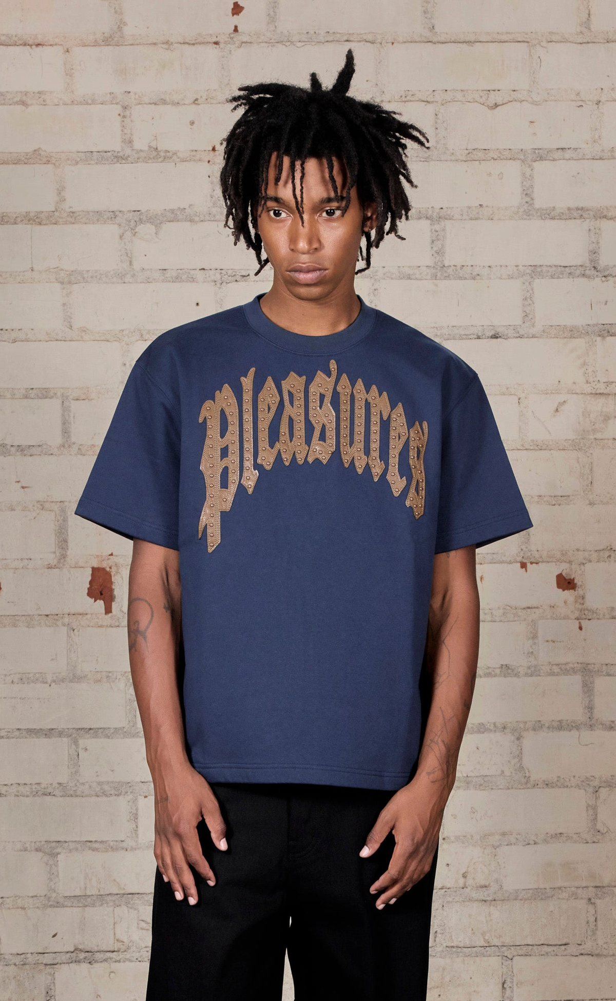 TWITCH STUDDED SHORT SLEEVE NAVY T-SHIRT