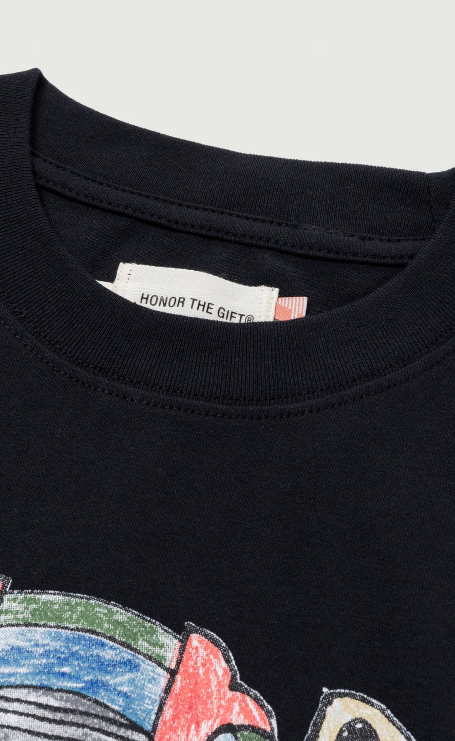 HONOR WINGS BLACK LONGSLEEVE