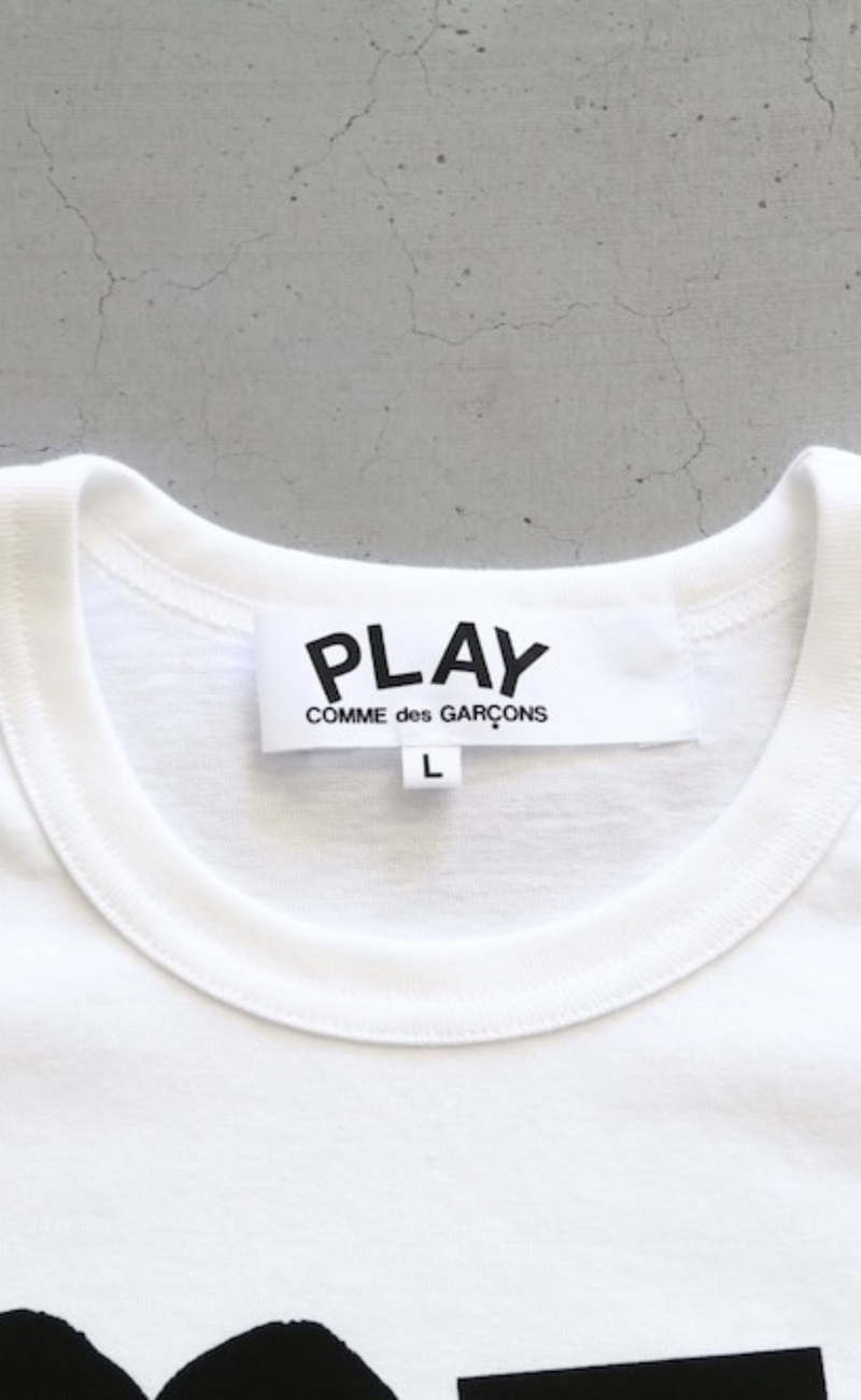EMBROIDERED HART BLACK T-SHIRT