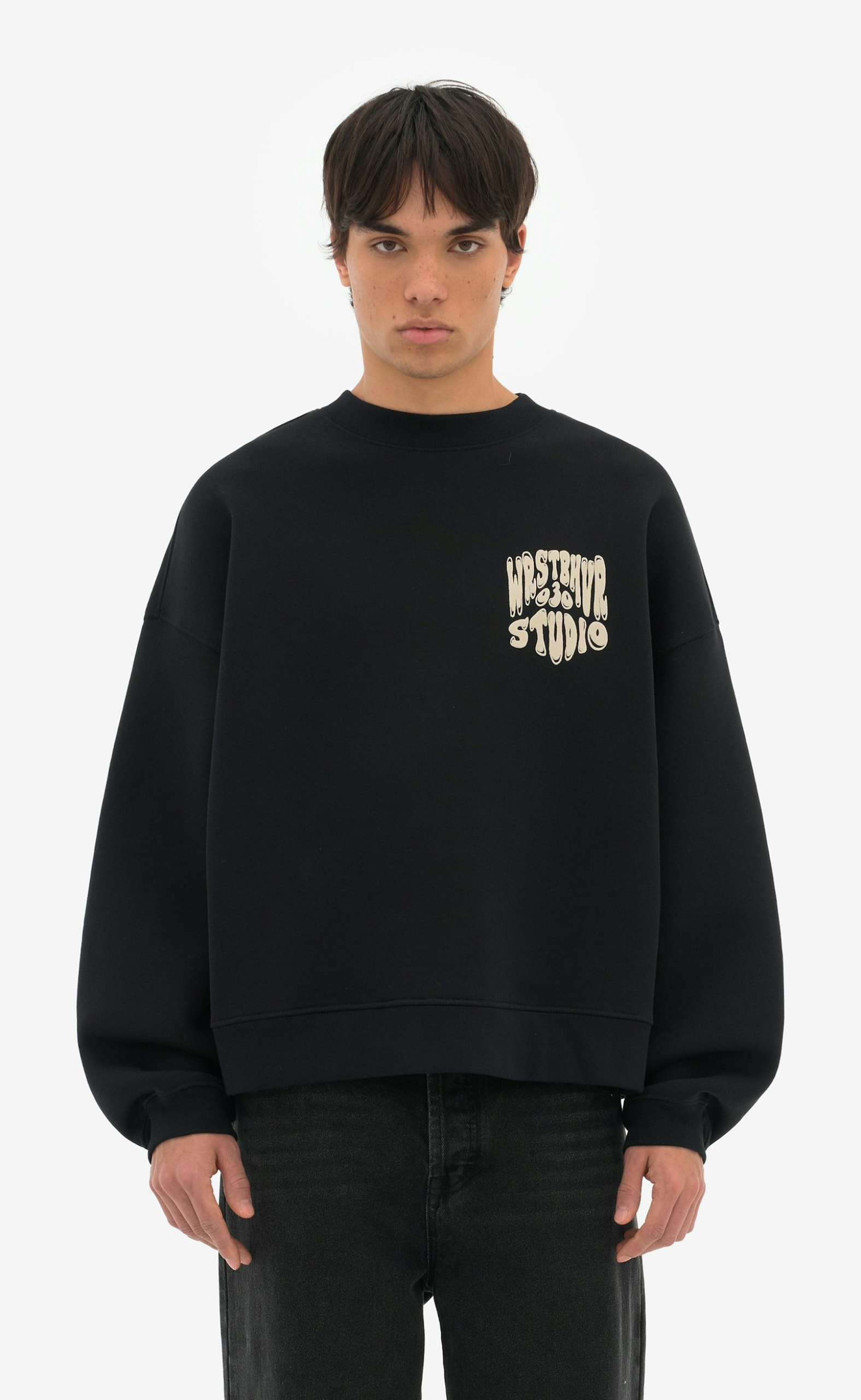 FLYNN BLACK CREWNECK