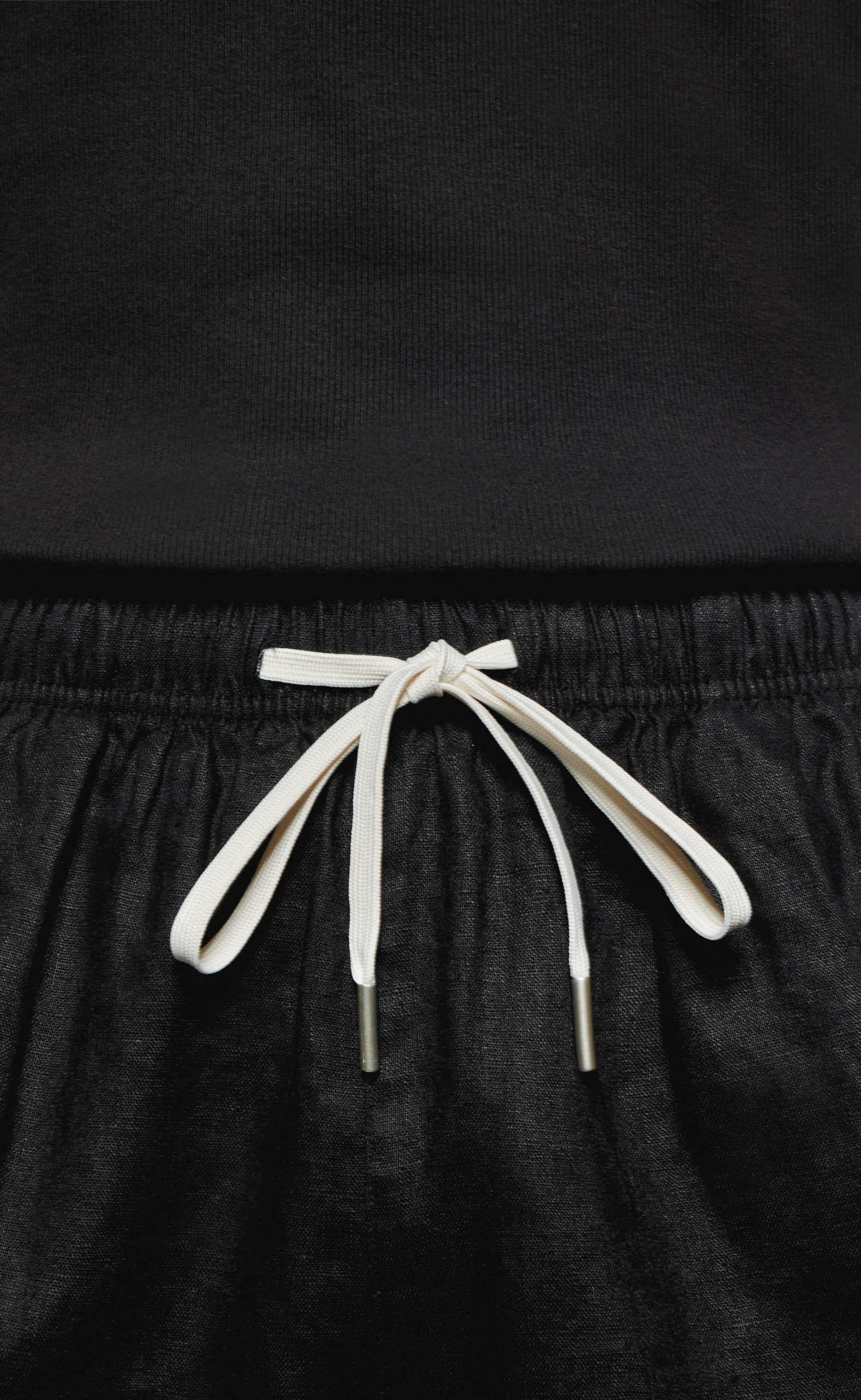 LINEN BLACK SHORTS