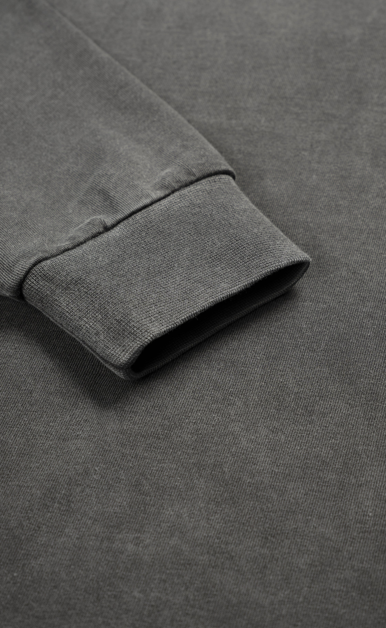 UNIFORM PIGMENT BLACK LONGSLEEVE