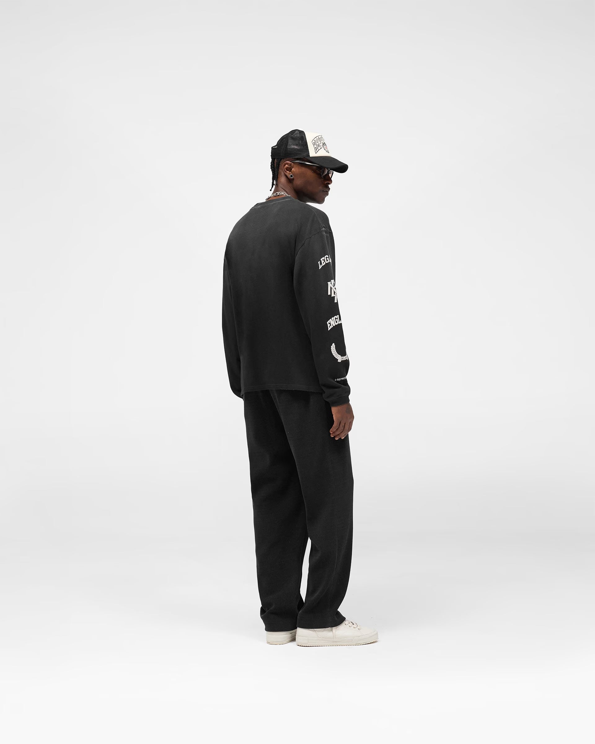 RESPRESENT LEGACY CREST STAINED BLACK LONGSLEEVE