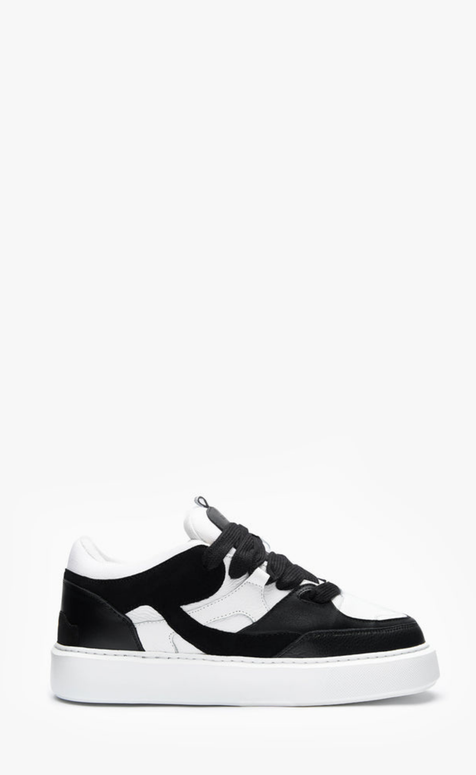 LE SKATEUR BLACK WHITE SNEAKER