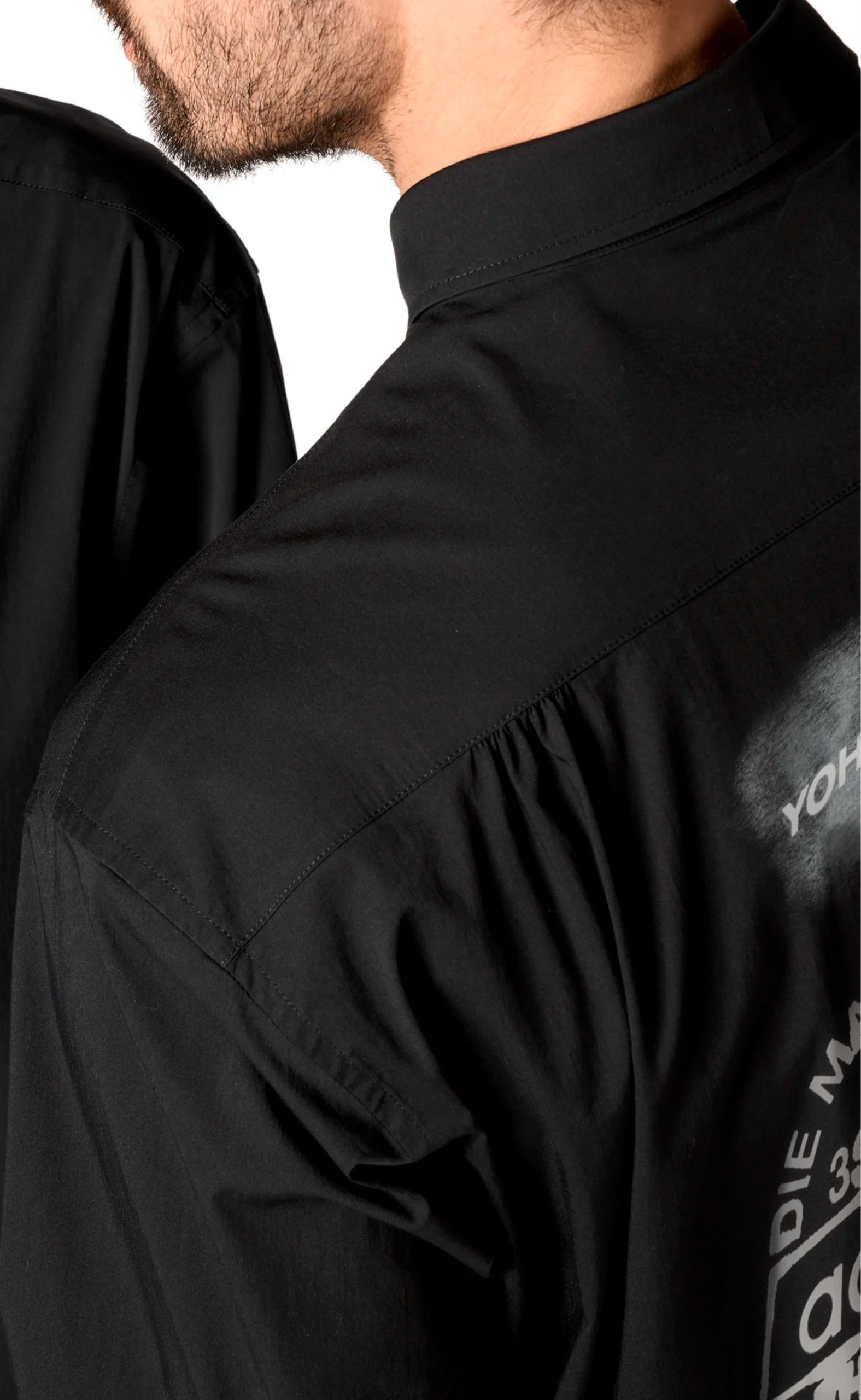 GRAPHIC LOGO BLACK SHIRT