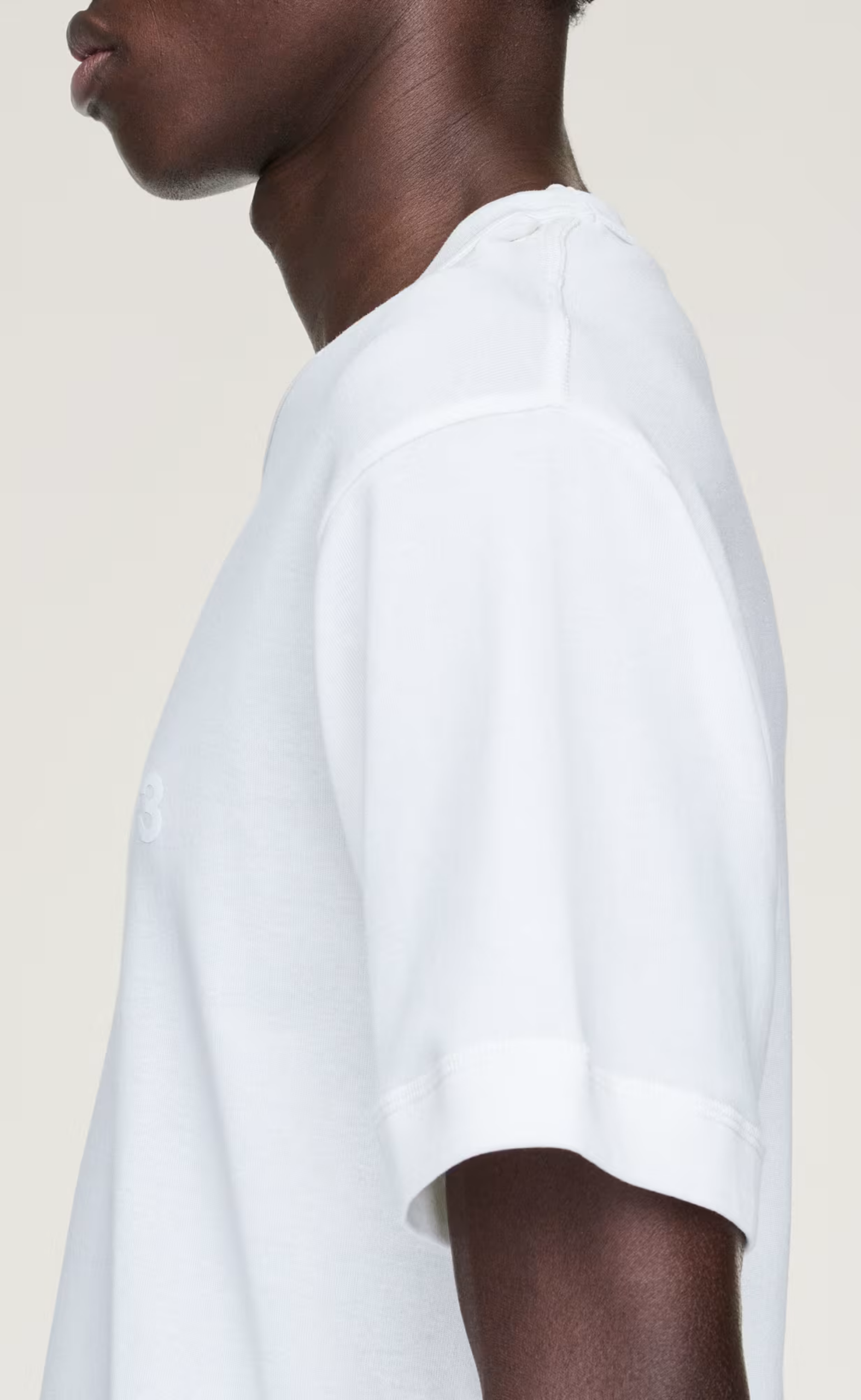 SLIM WHITE T-SHIRT