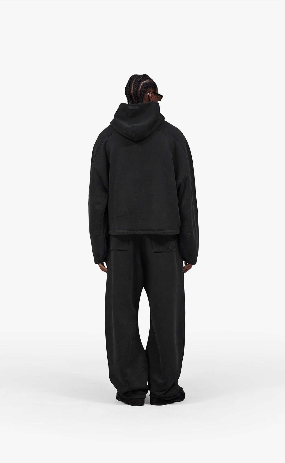 HEAVYWEIGHT BLACK SWEATPANTS