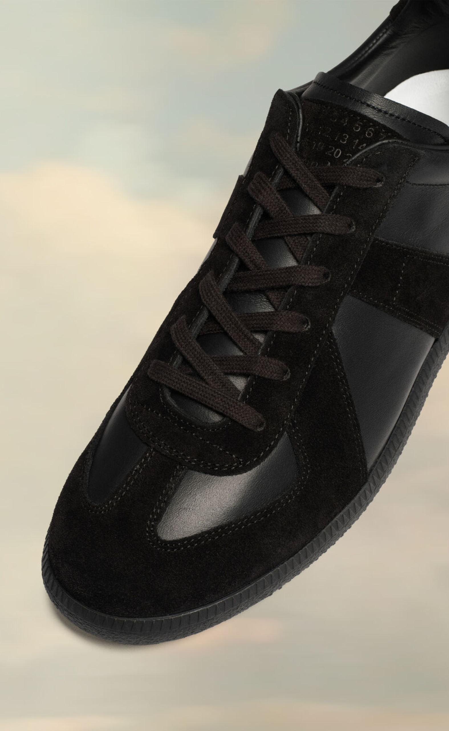 REPLICA BLACK SNEAKER