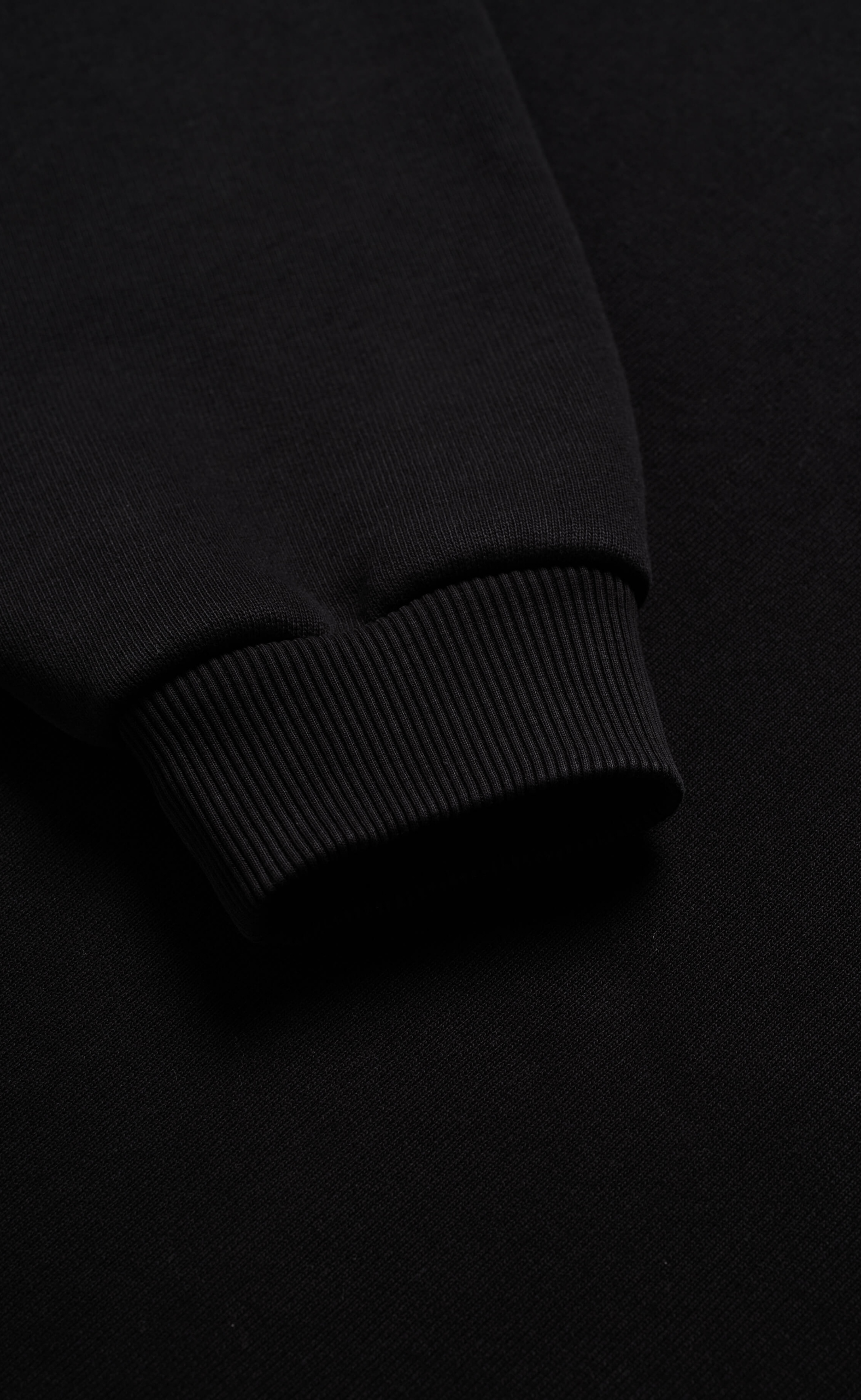 UNIFORM BLACK HOODIE